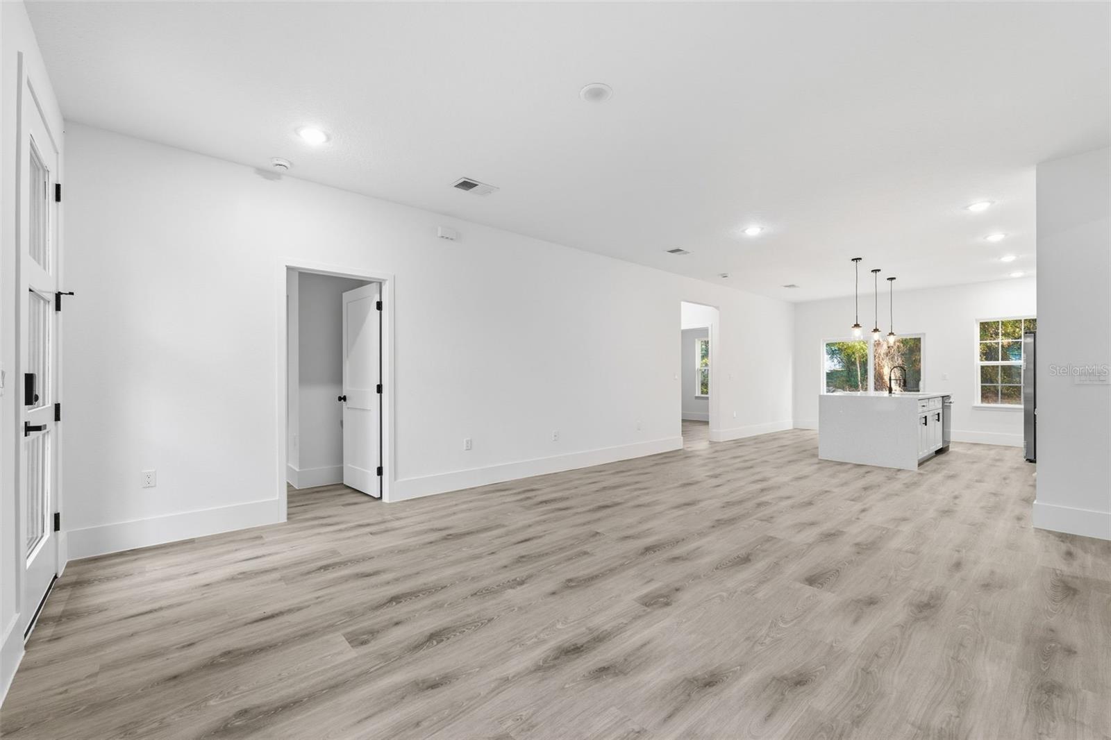 Image 7 of 26 For 7047 Lime Drive