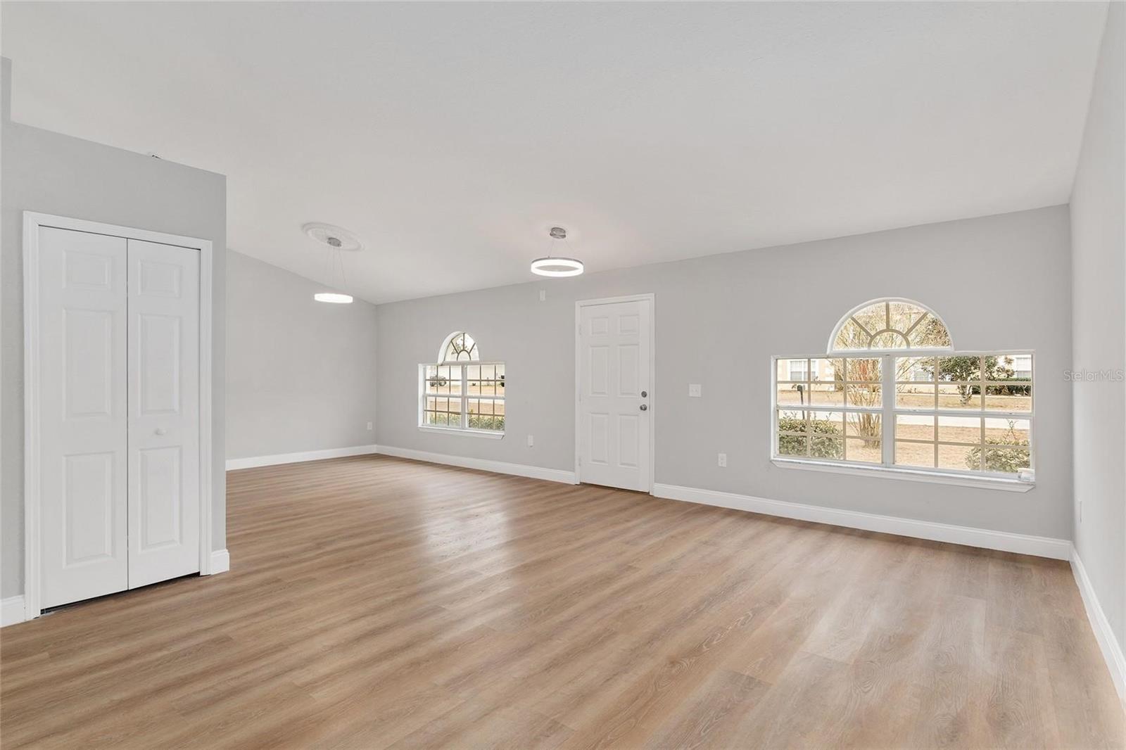 Image 4 of 38 For 4181 111th Place