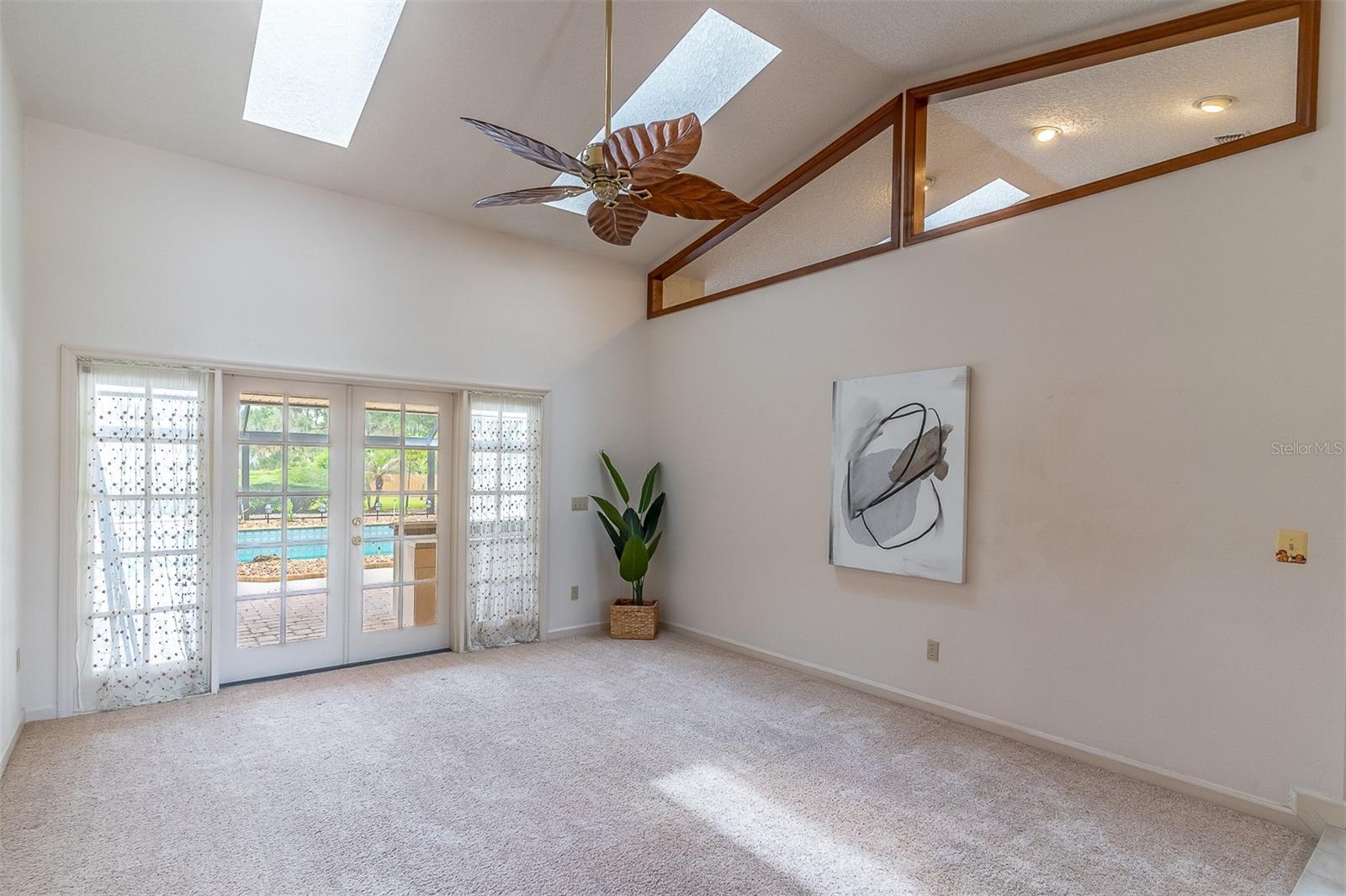 Image 9 of 37 For 2165 Blue Iris Place