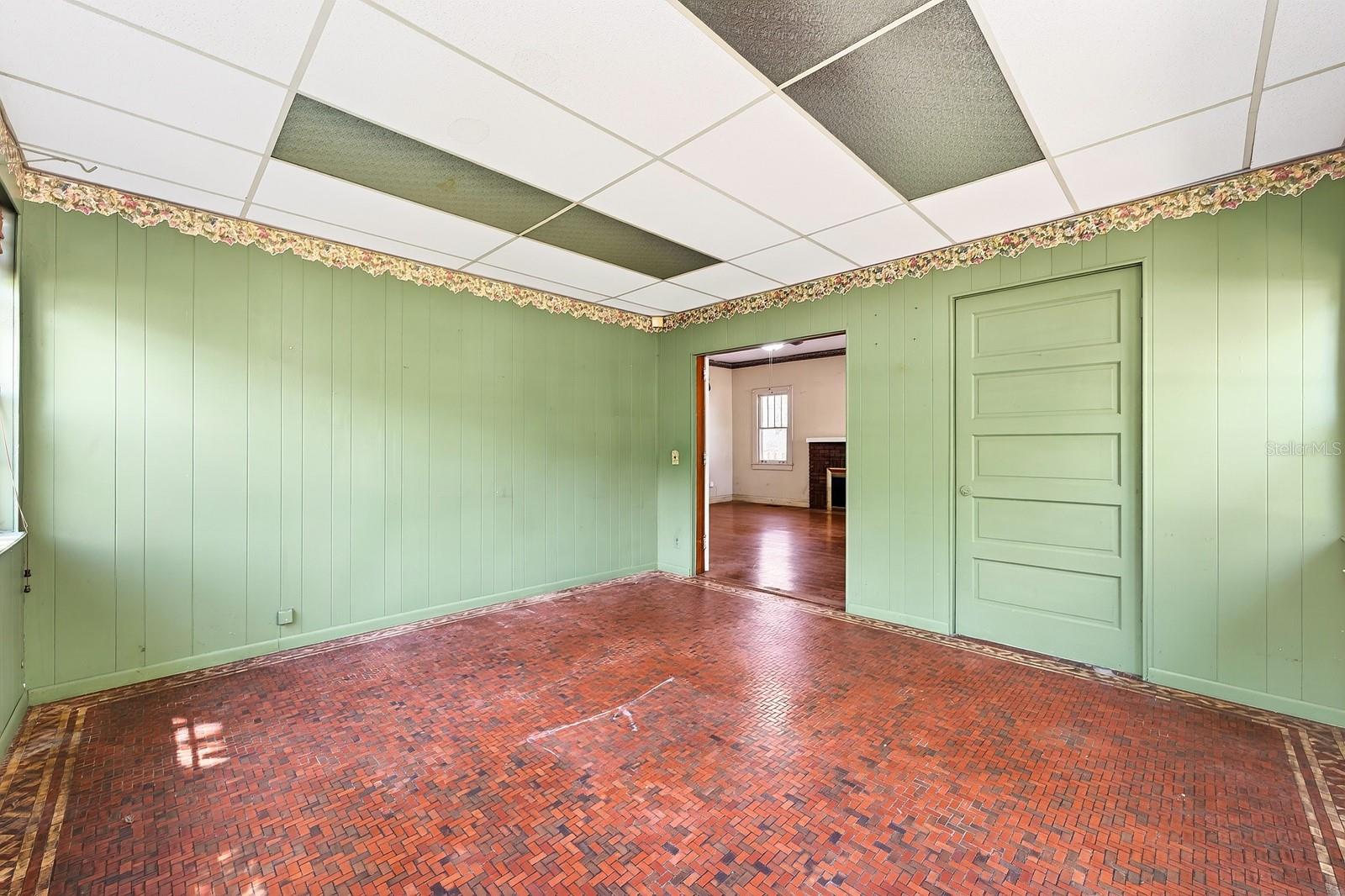 Image 14 of 50 For 1318 Park Avenue