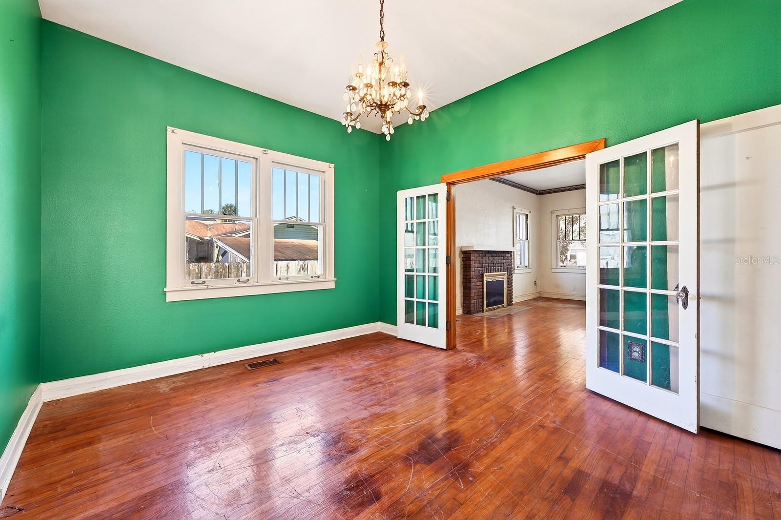 Image 16 of 50 For 1318 Park Avenue