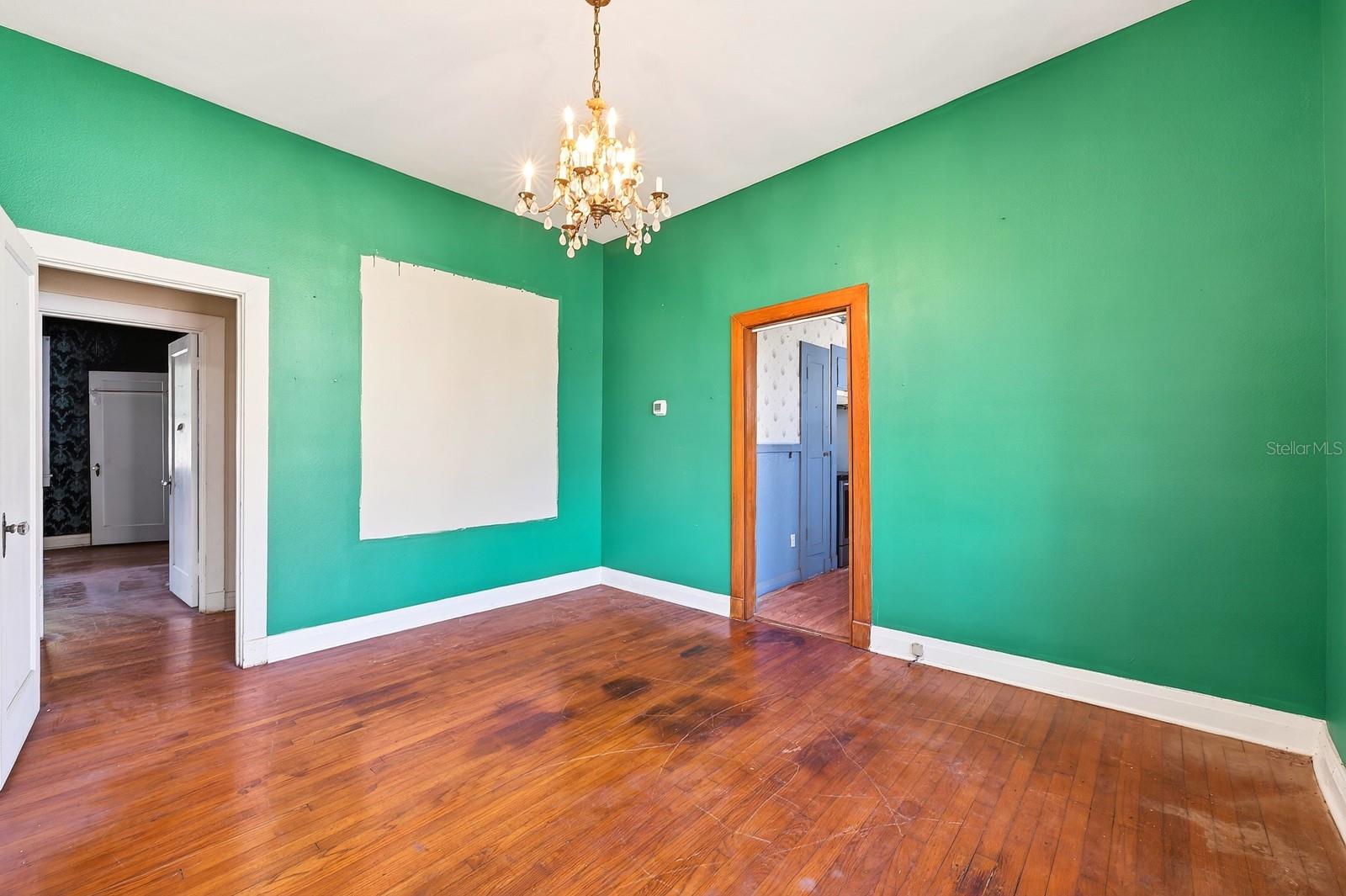 Image 18 of 50 For 1318 Park Avenue