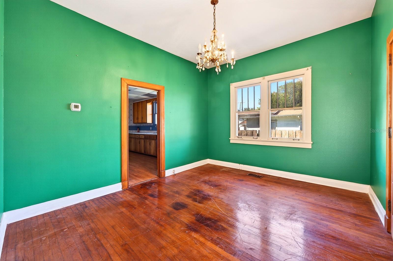 Image 19 of 50 For 1318 Park Avenue