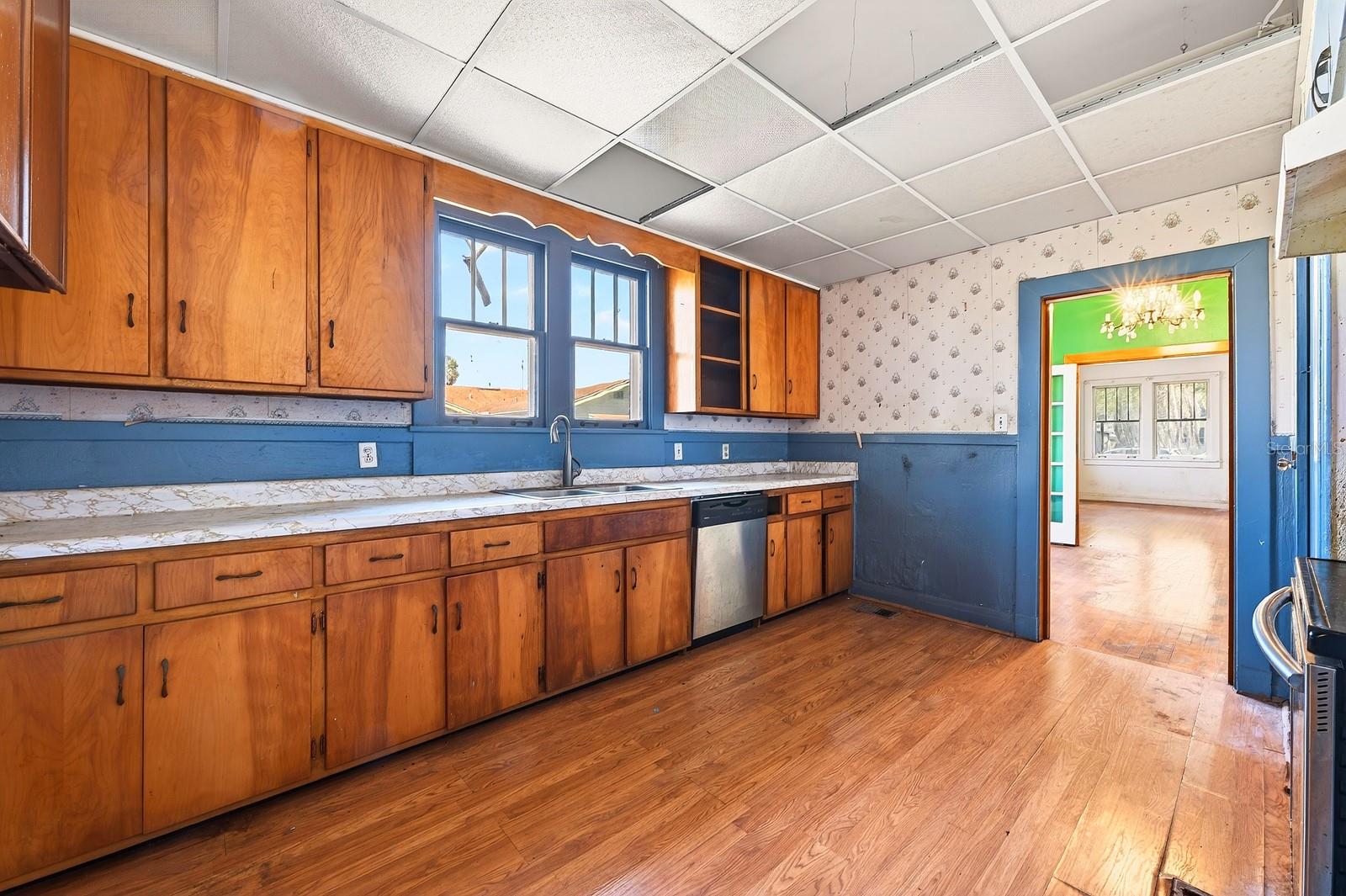 Image 24 of 50 For 1318 Park Avenue