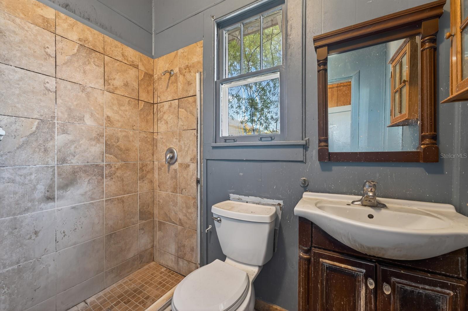 Image 27 of 50 For 1318 Park Avenue