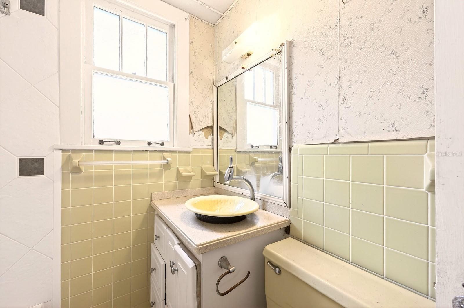 Image 33 of 50 For 1318 Park Avenue