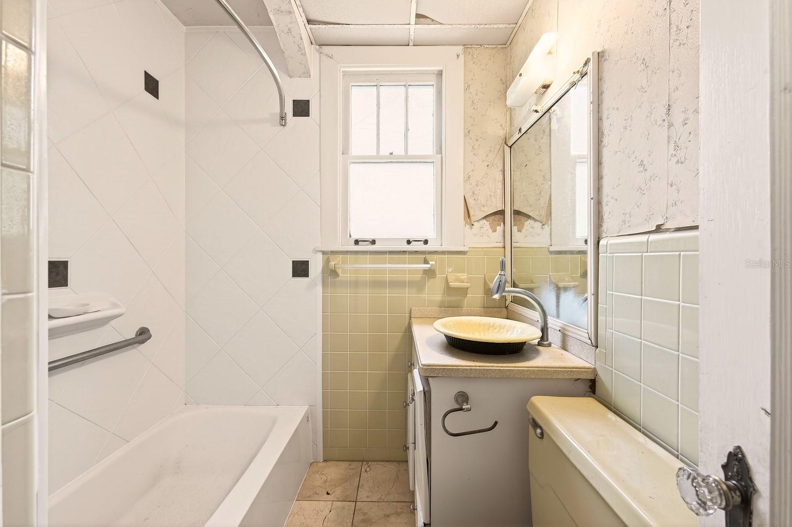 Image 34 of 50 For 1318 Park Avenue