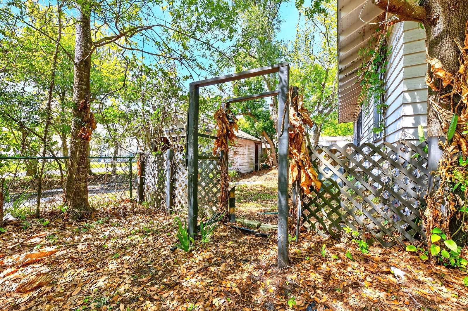 Image 43 of 50 For 1318 Park Avenue