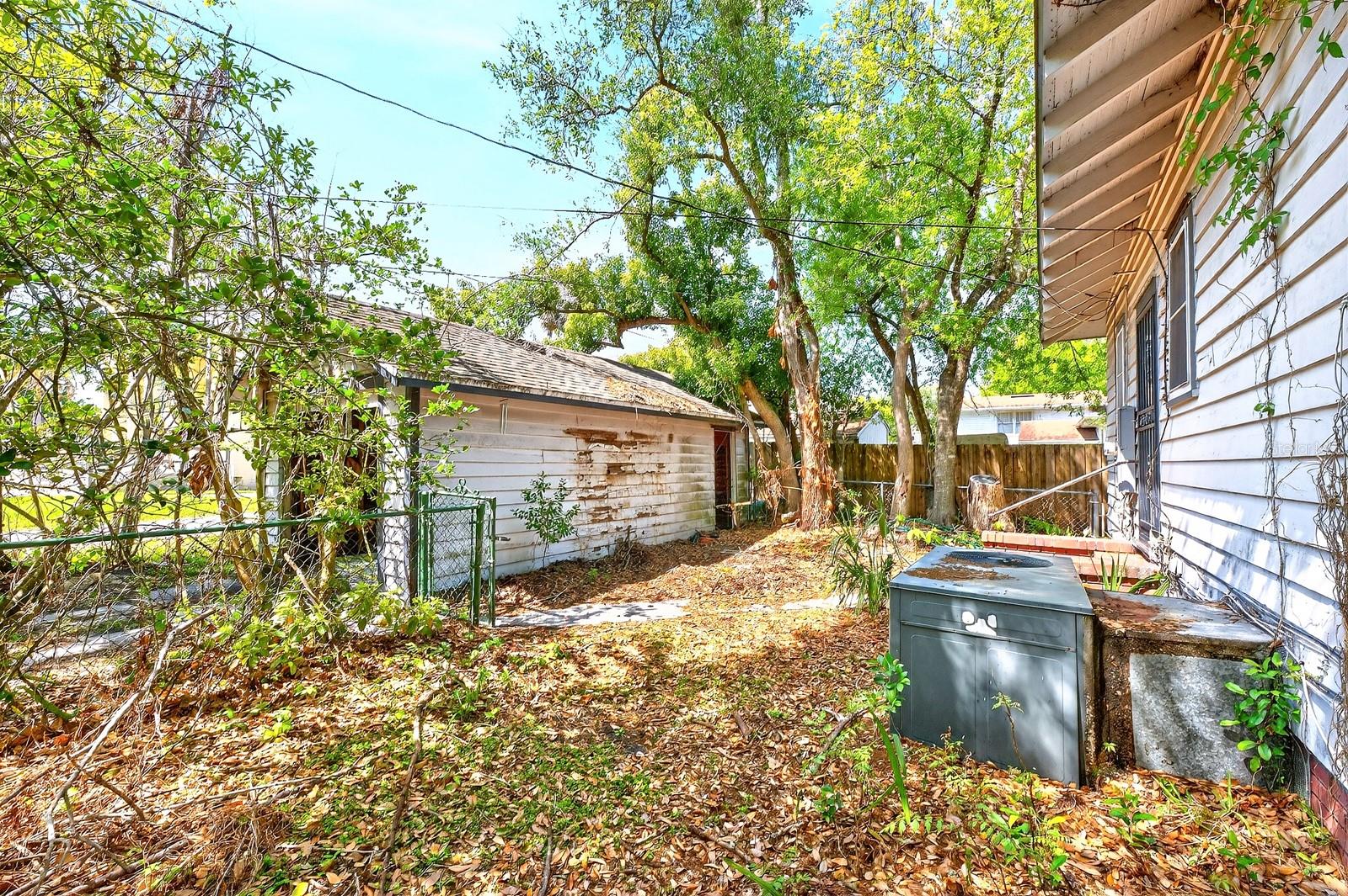 Image 46 of 50 For 1318 Park Avenue