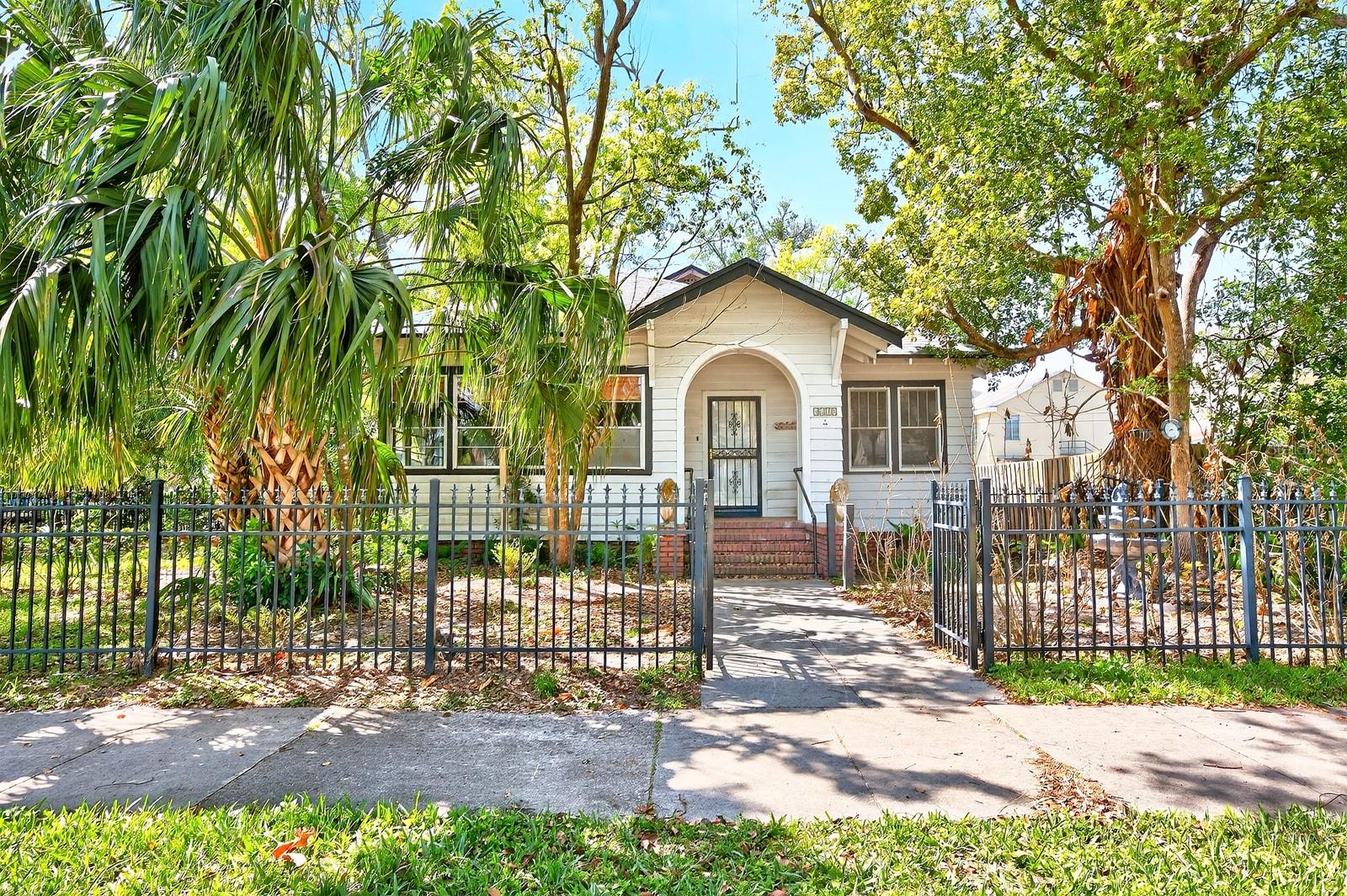 Image 6 of 50 For 1318 Park Avenue