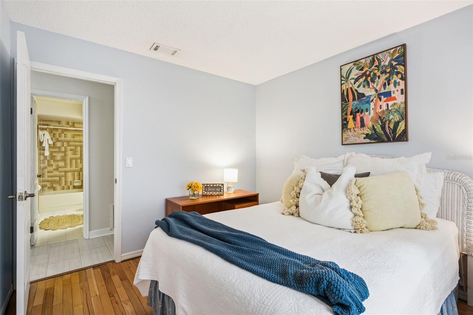 Image 12 of 25 For 3095 Bridgehampton Lane