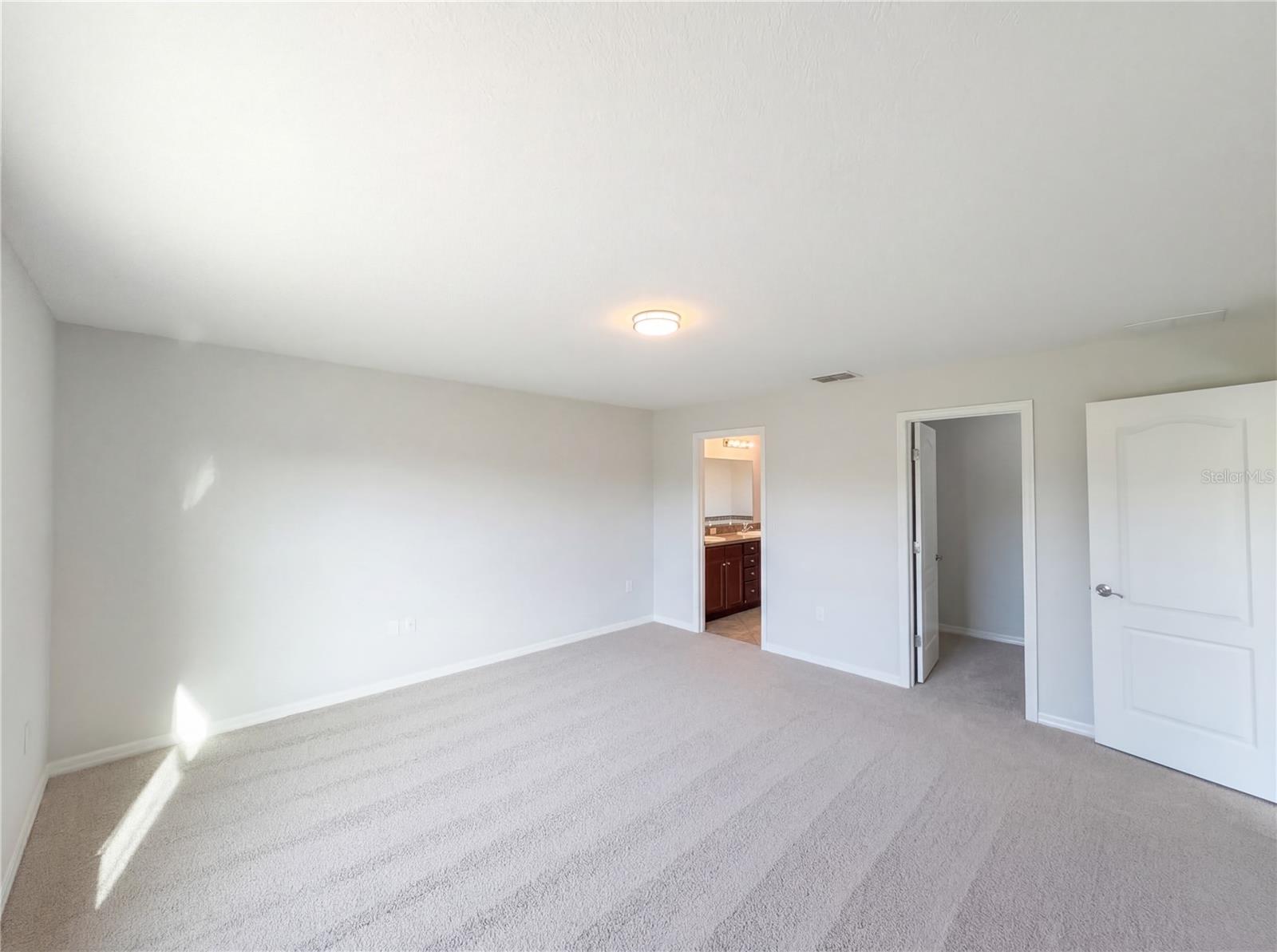 Image 12 of 21 For 264 Hidden Lake Lane