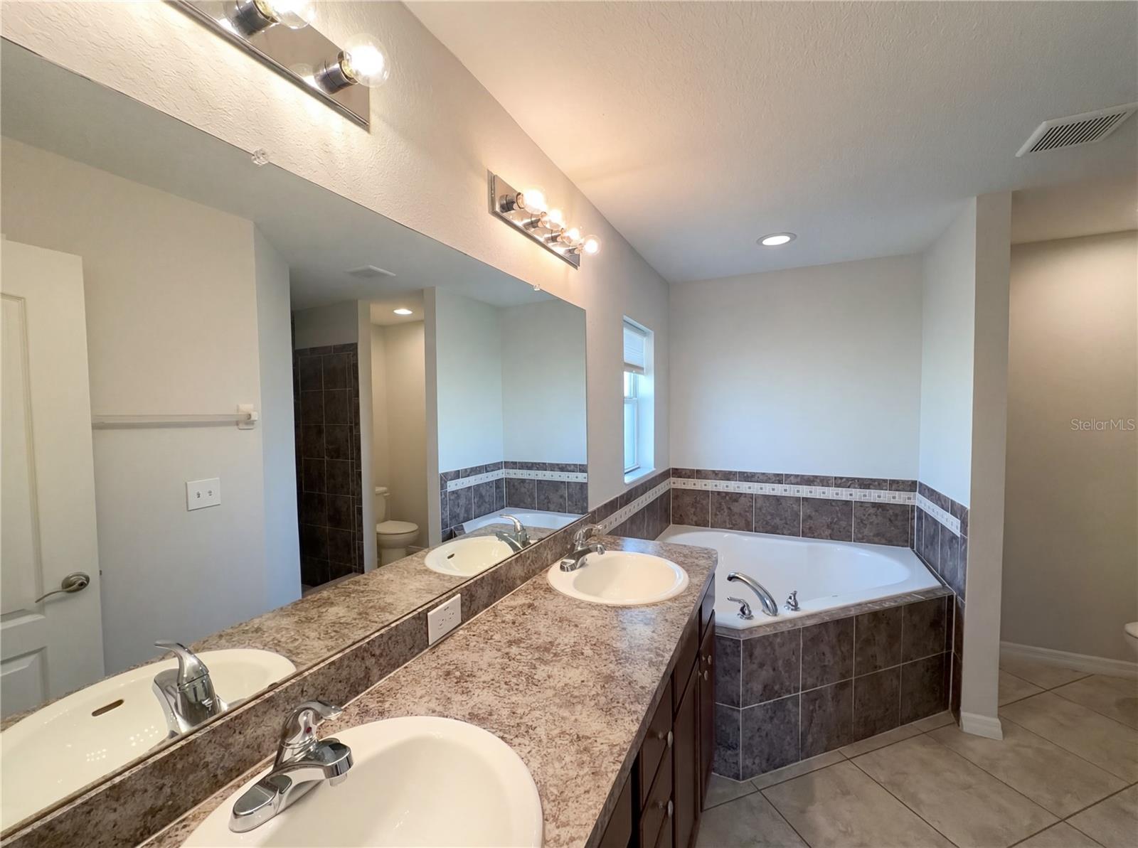 Image 17 of 21 For 264 Hidden Lake Lane