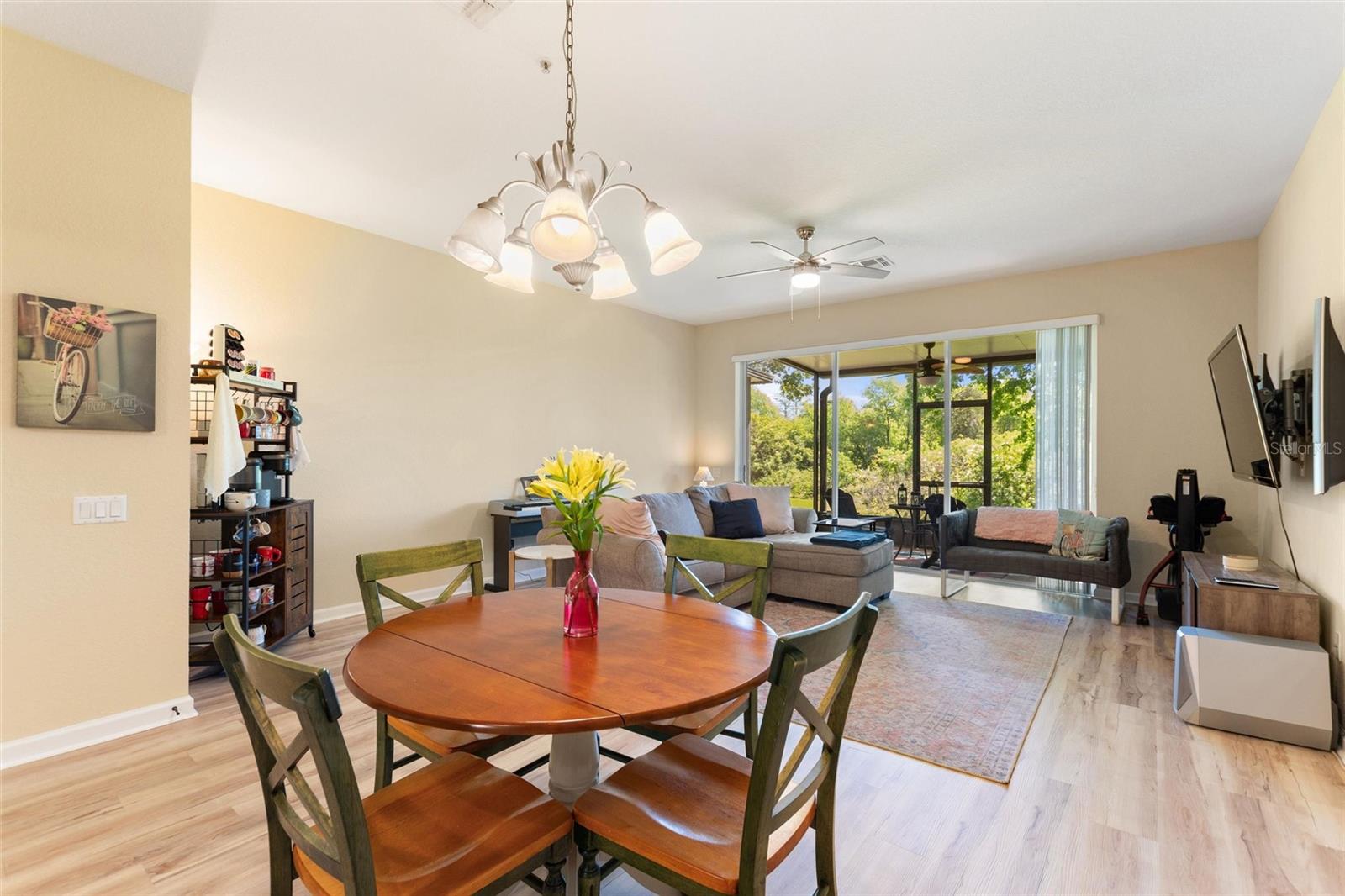 Image 11 of 43 For 6342 Daysbrook Drive 103