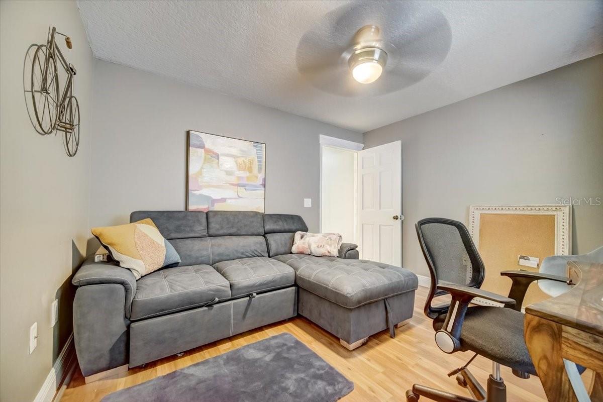 Image 29 of 71 For 7233 Branchtree Drive