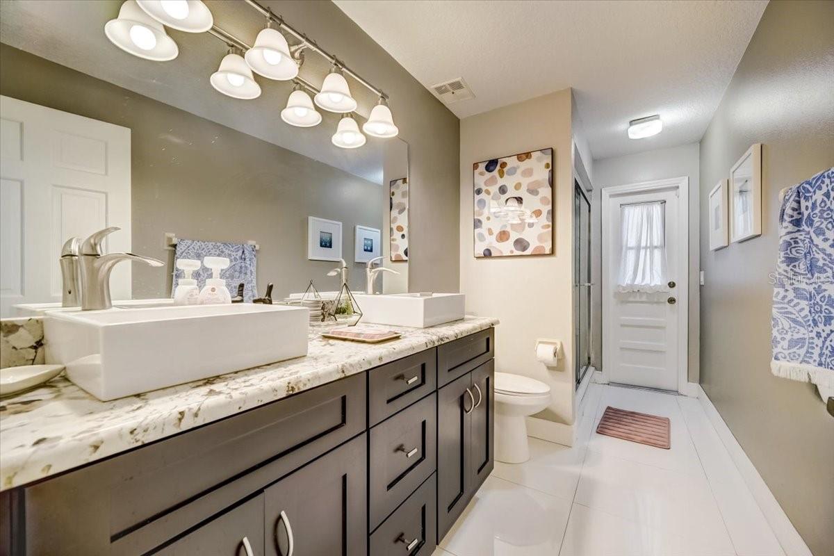 Image 32 of 71 For 7233 Branchtree Drive