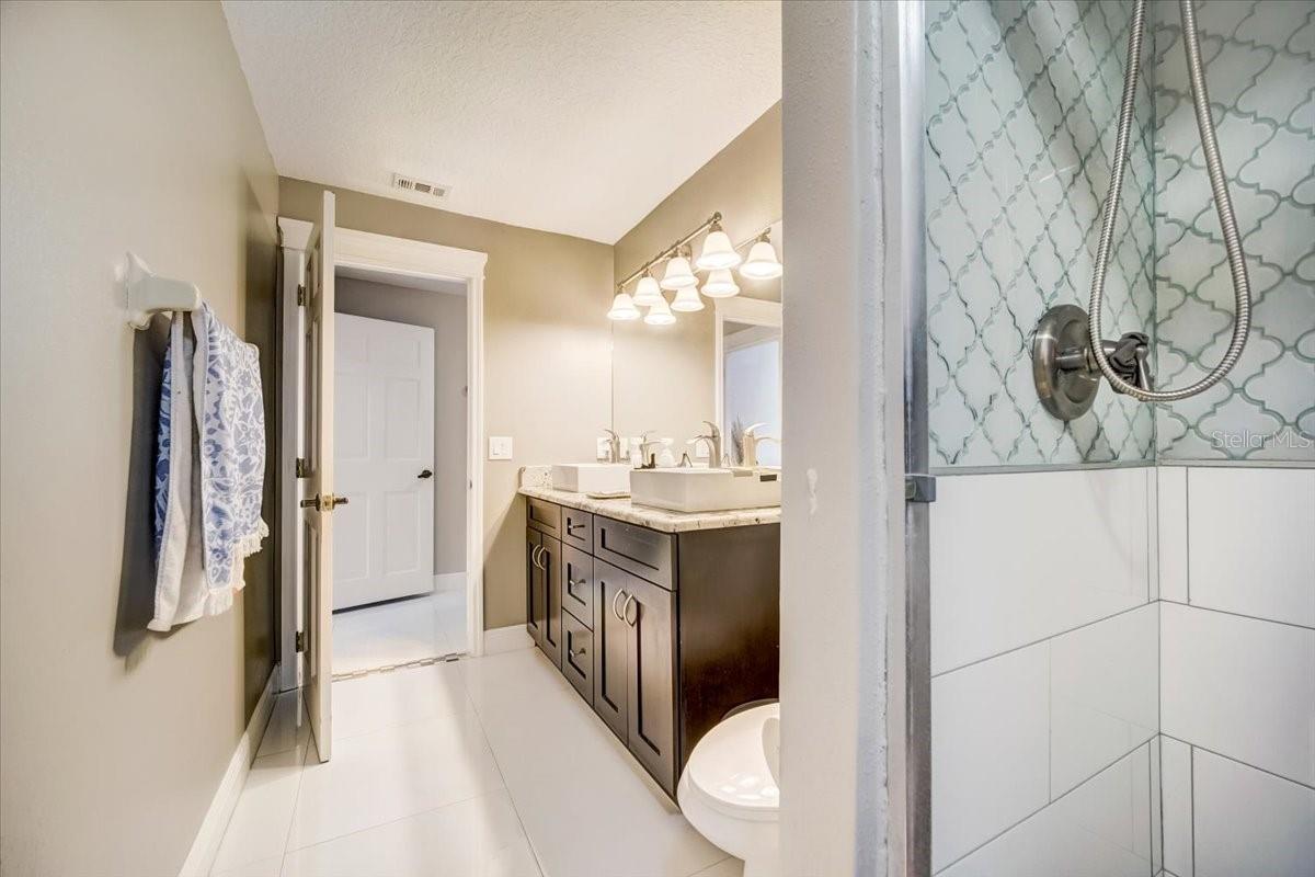 Image 33 of 71 For 7233 Branchtree Drive