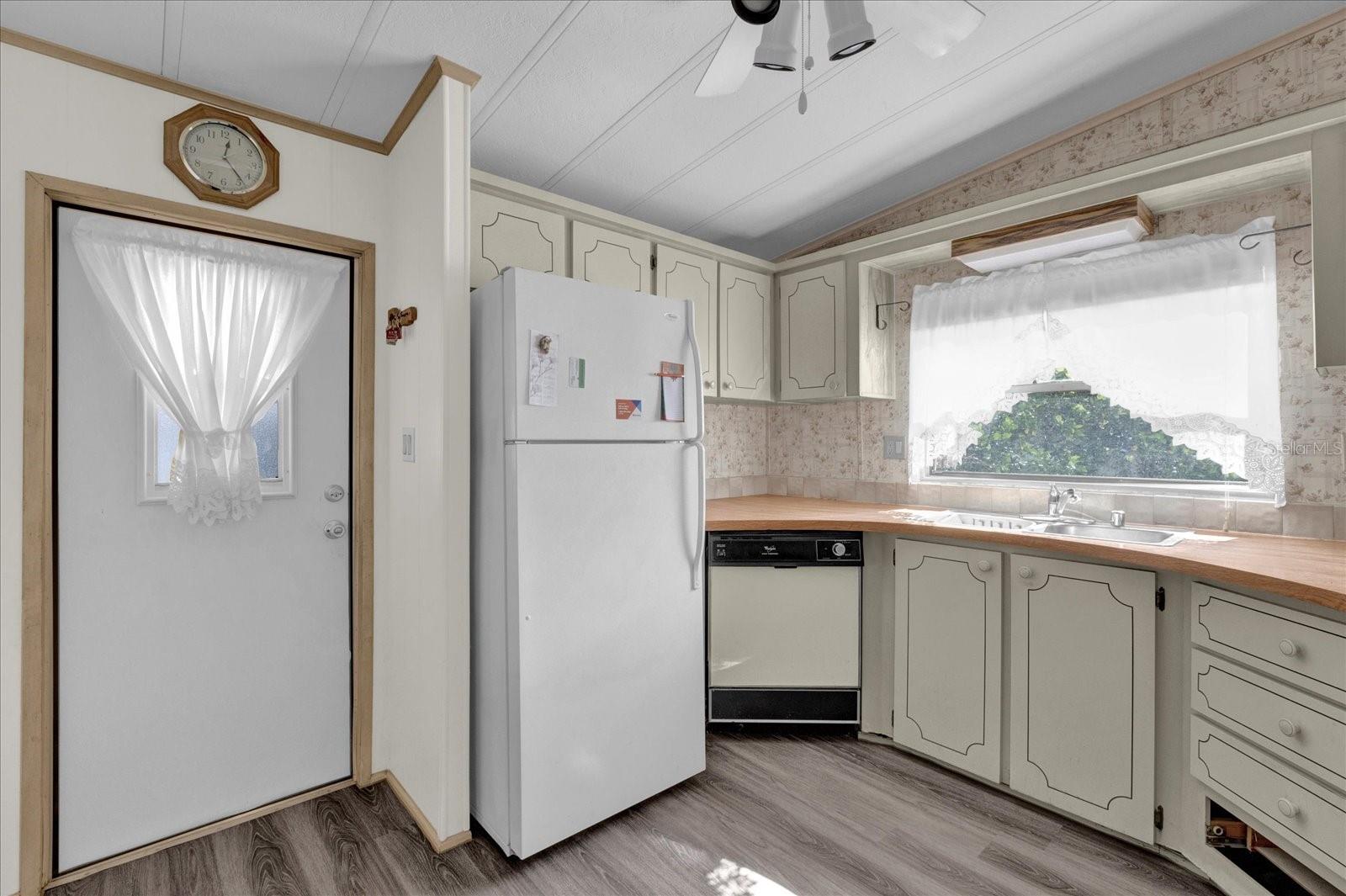 Image 7 of 52 For 415 Timber Trail