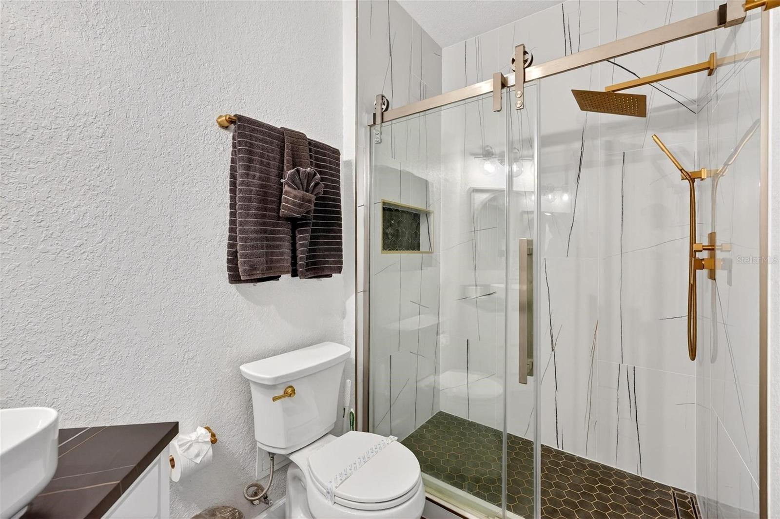 Image 48 of 62 For 2774 Almaton Loop 105