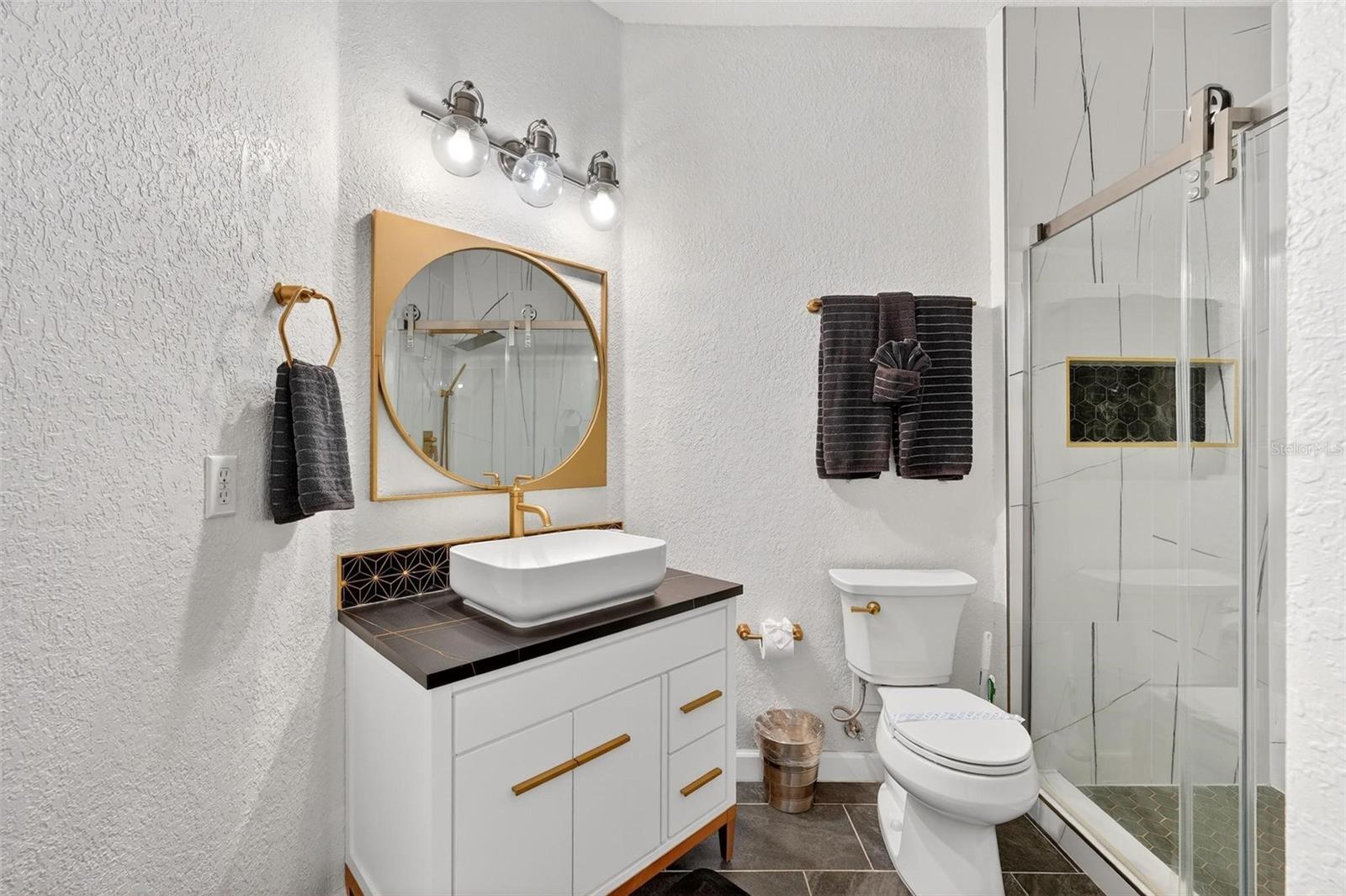 Image 49 of 62 For 2774 Almaton Loop 105