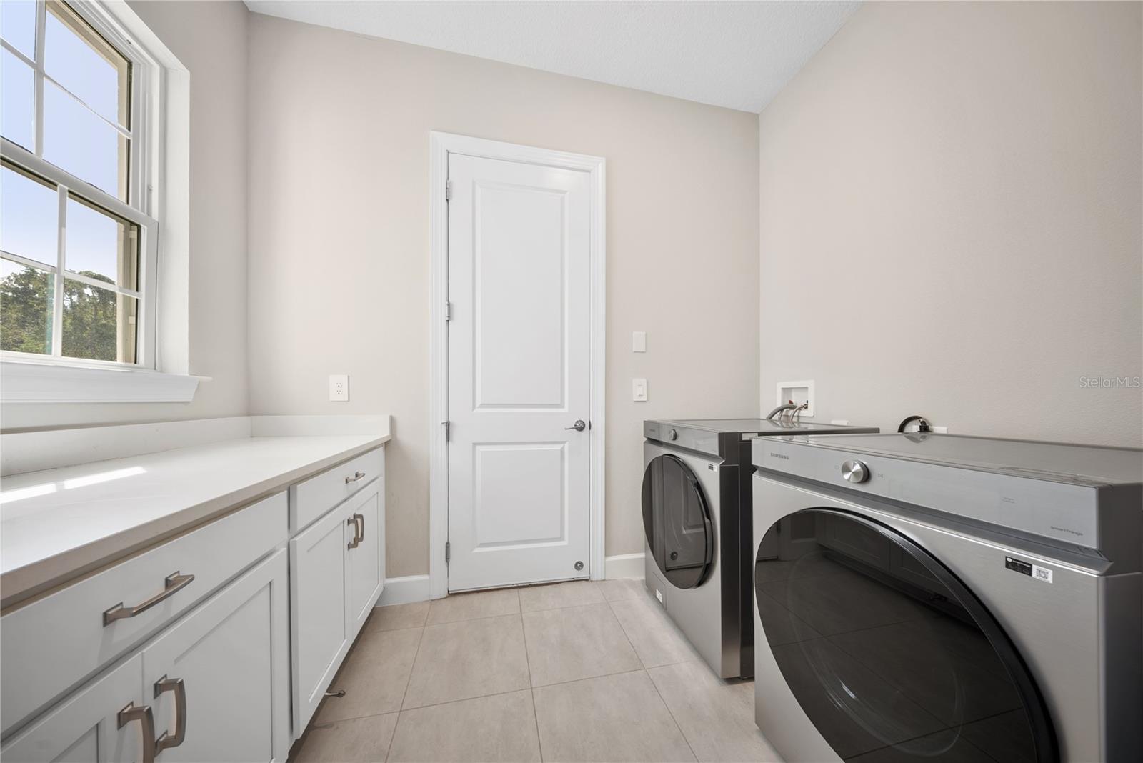 Image 17 of 53 For 10199 Brocksport Circle