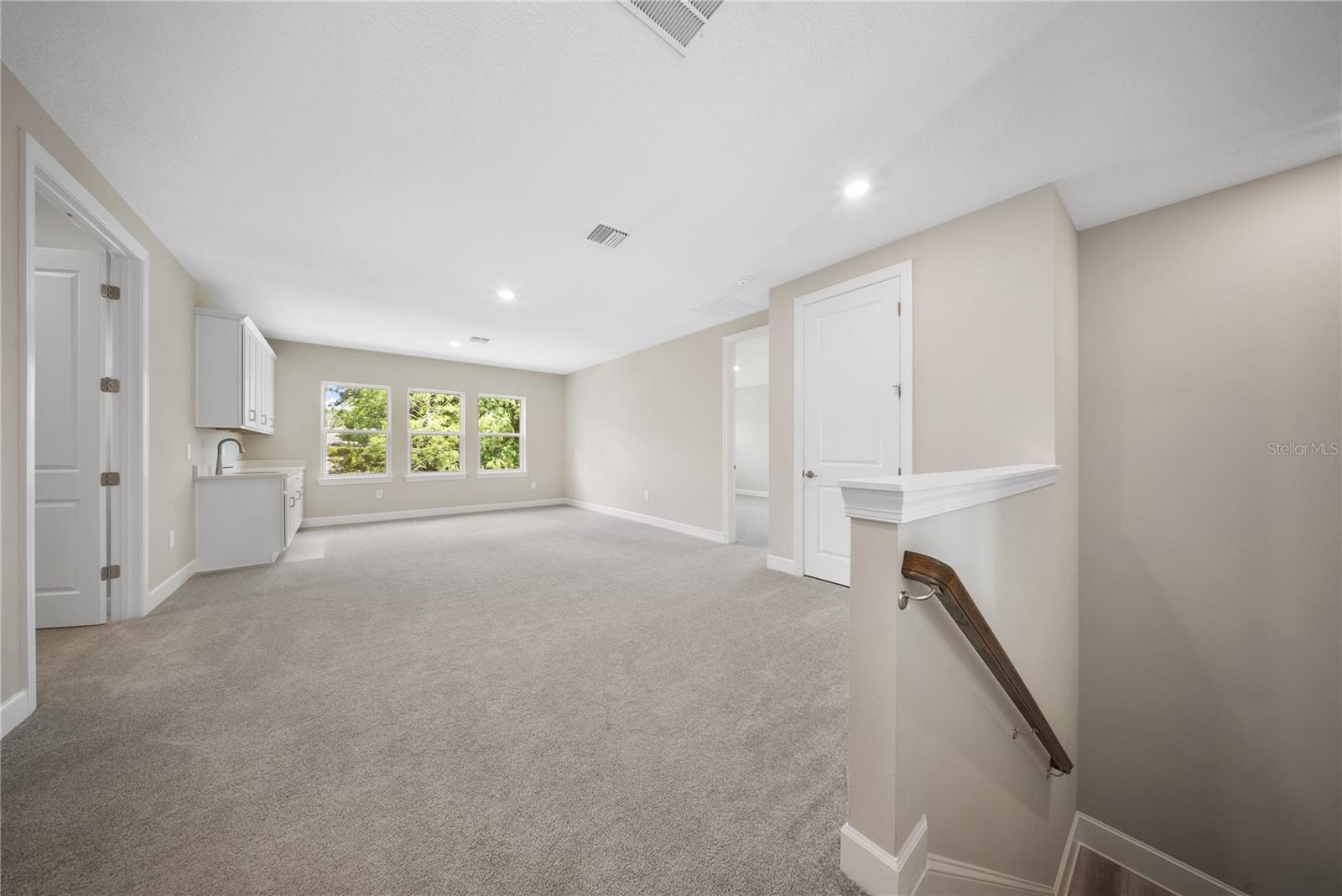 Image 27 of 53 For 10199 Brocksport Circle