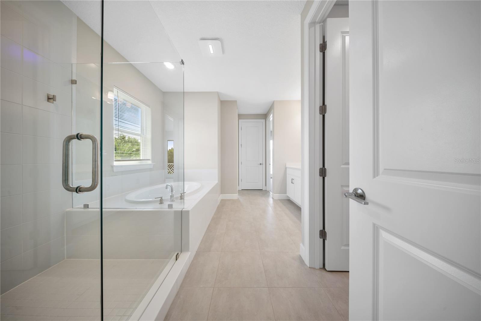 Image 31 of 53 For 10199 Brocksport Circle