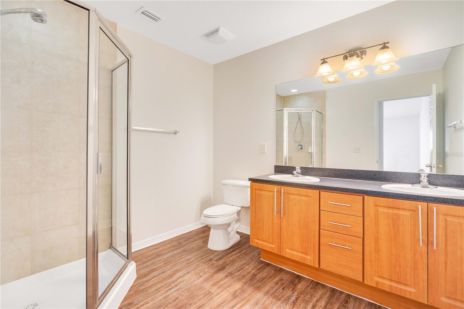 Image 13 of 20 For 145 Pearl Lake Causeway 202