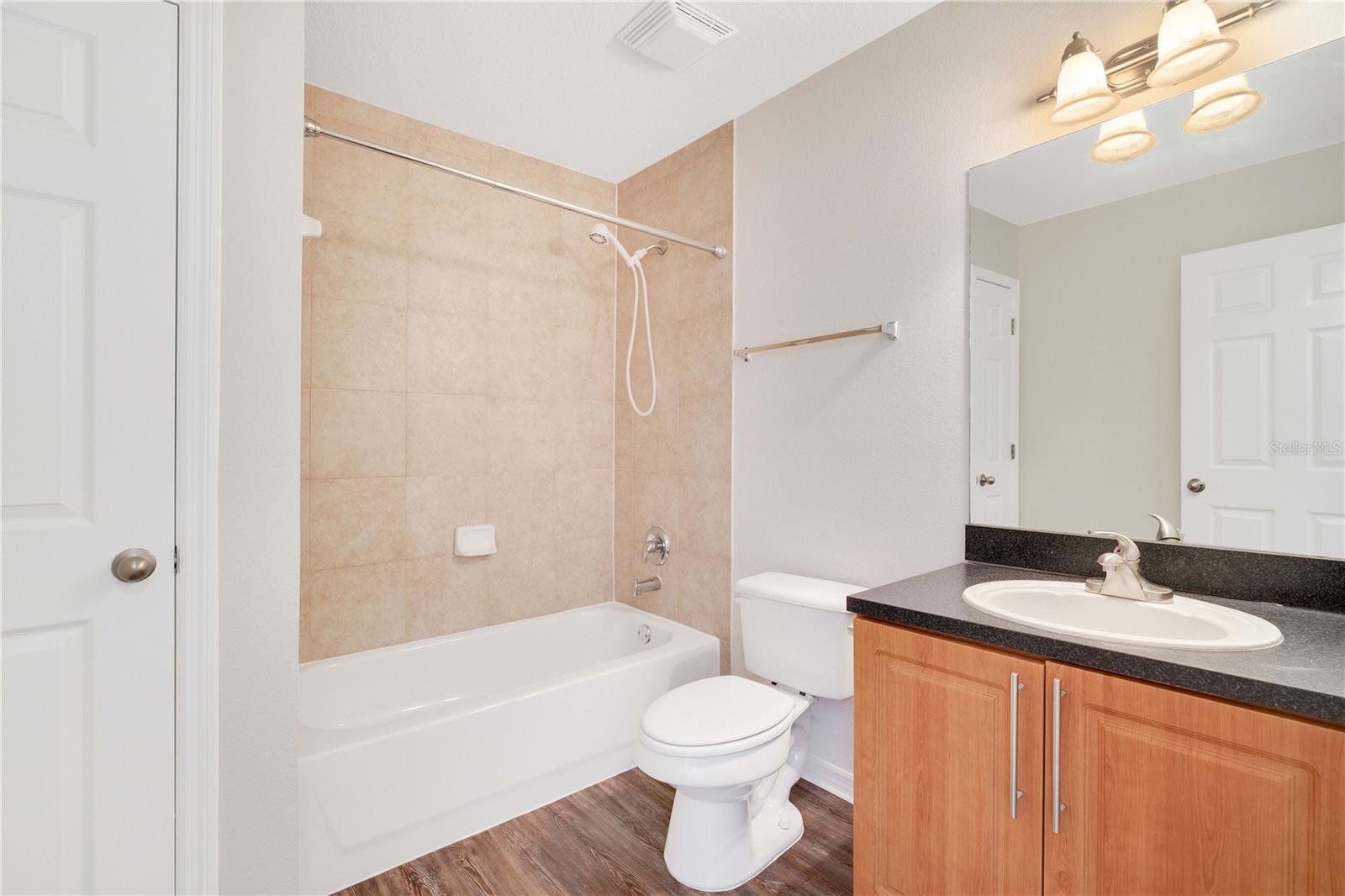 Image 15 of 20 For 145 Pearl Lake Causeway 202