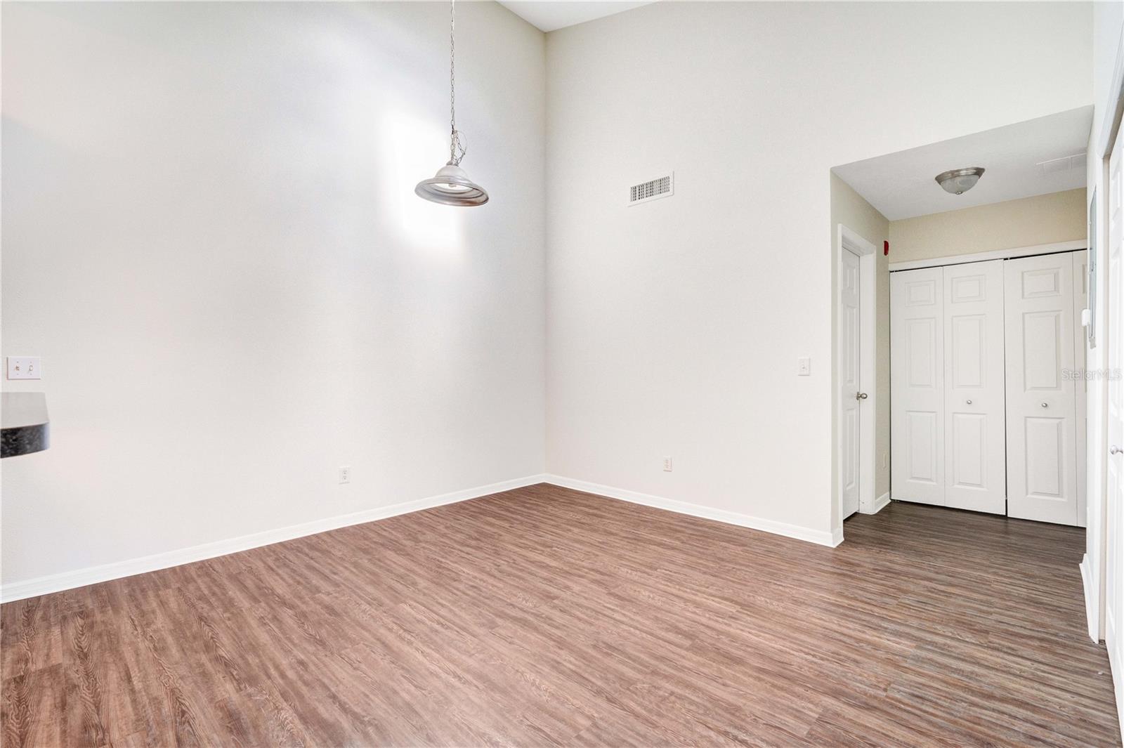 Image 9 of 20 For 145 Pearl Lake Causeway 202