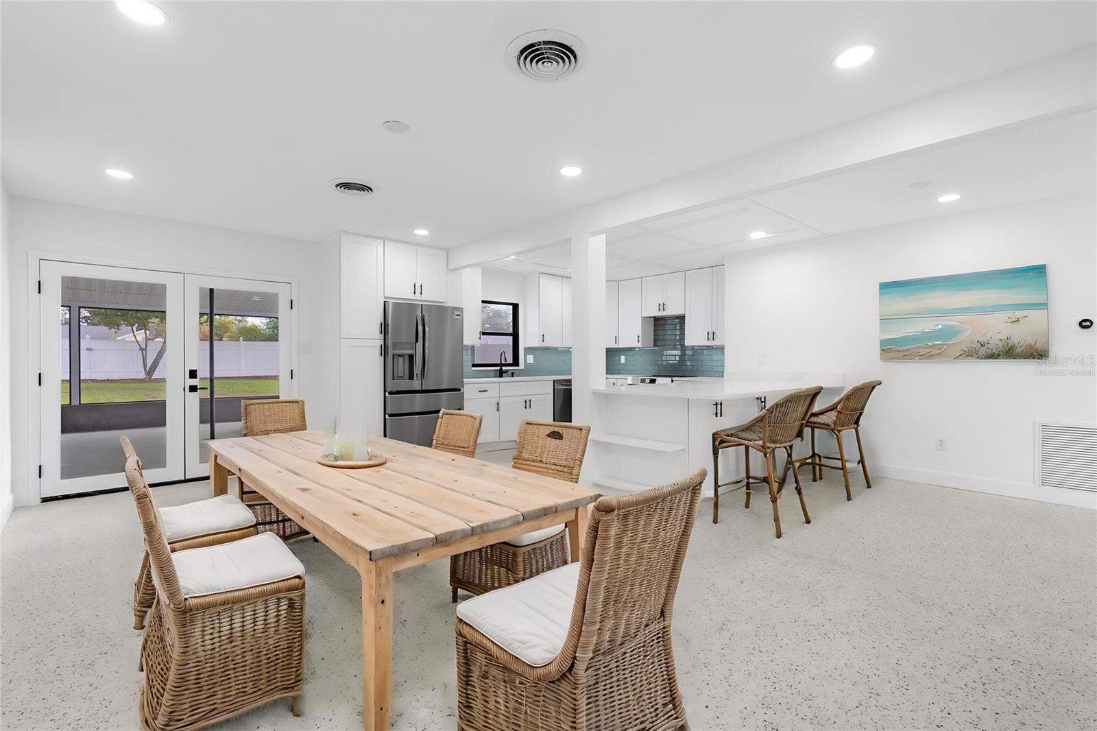 Image 14 of 40 For 909 Marabon Avenue