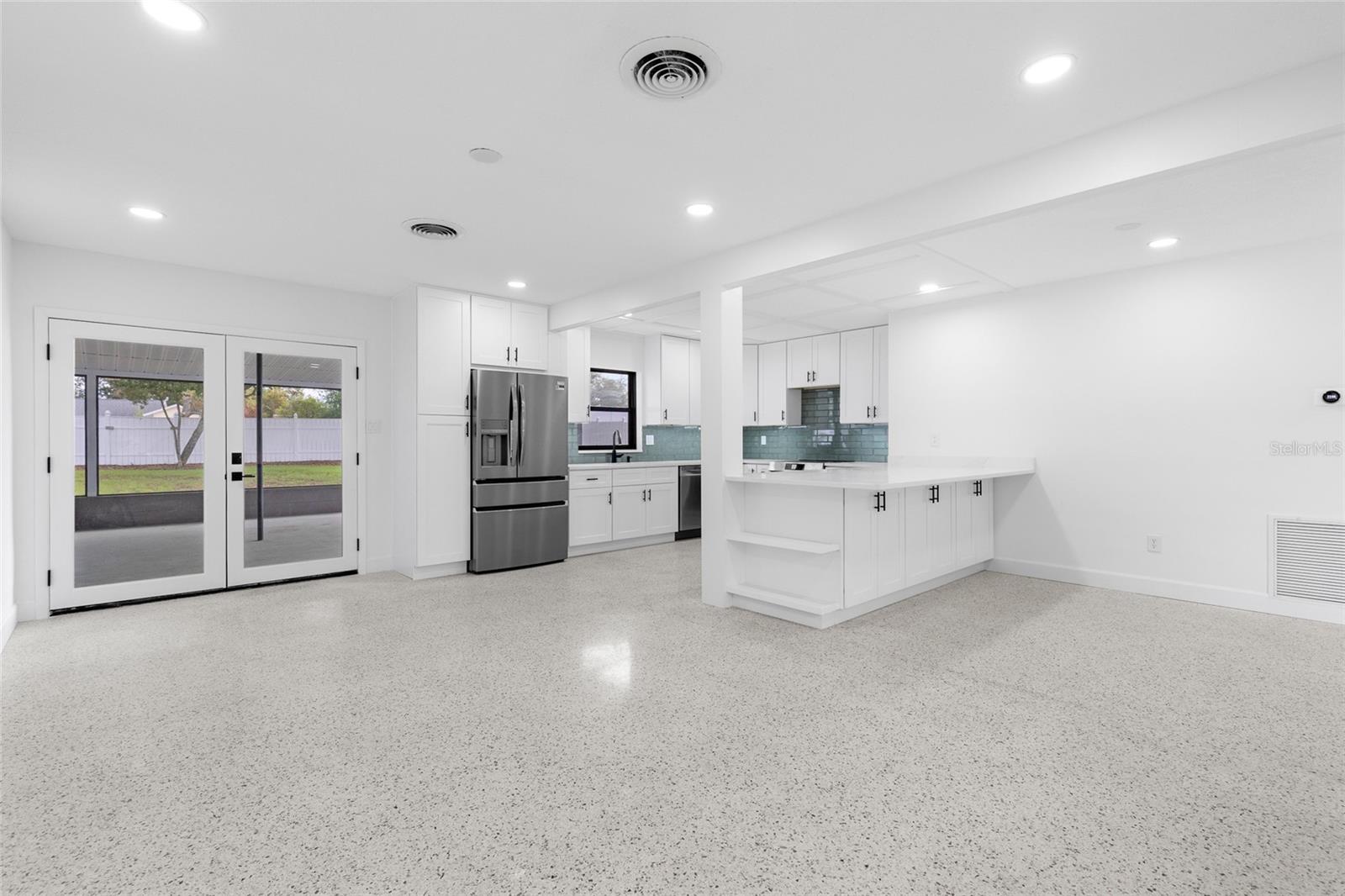 Image 15 of 40 For 909 Marabon Avenue