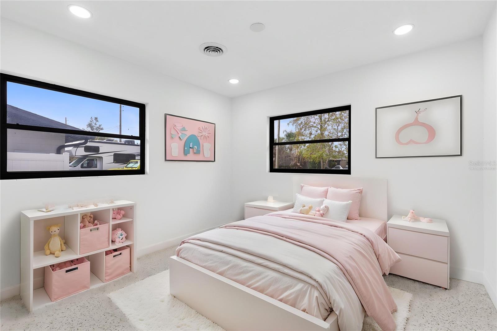 Image 19 of 40 For 909 Marabon Avenue