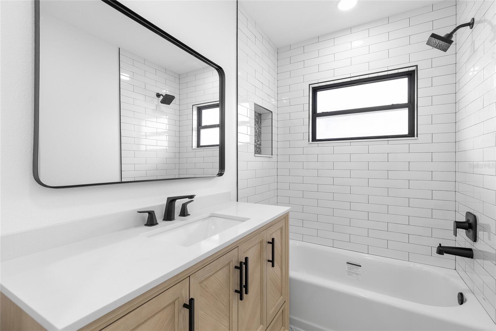 Image 21 of 40 For 909 Marabon Avenue