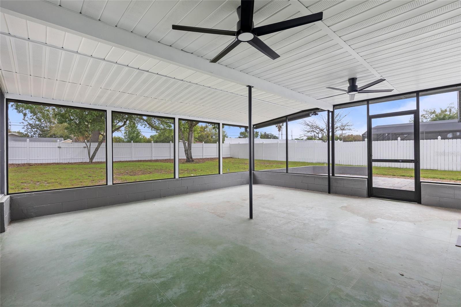 Image 26 of 40 For 909 Marabon Avenue