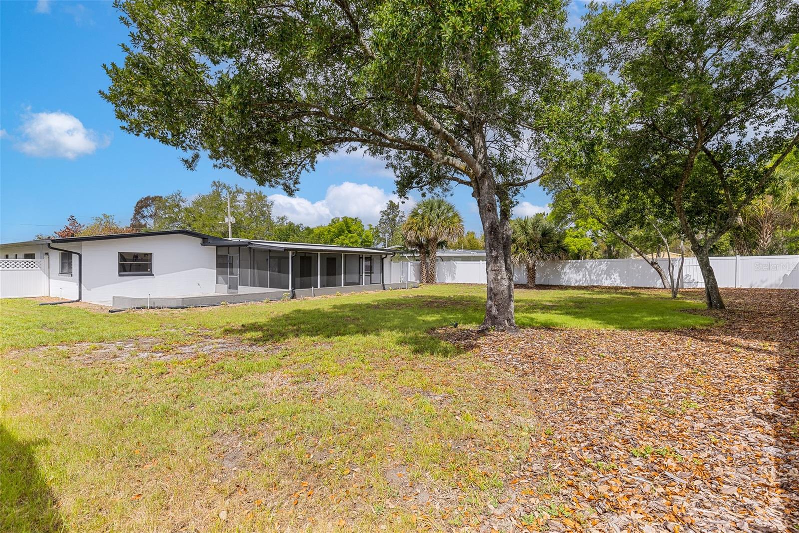 Image 34 of 40 For 909 Marabon Avenue