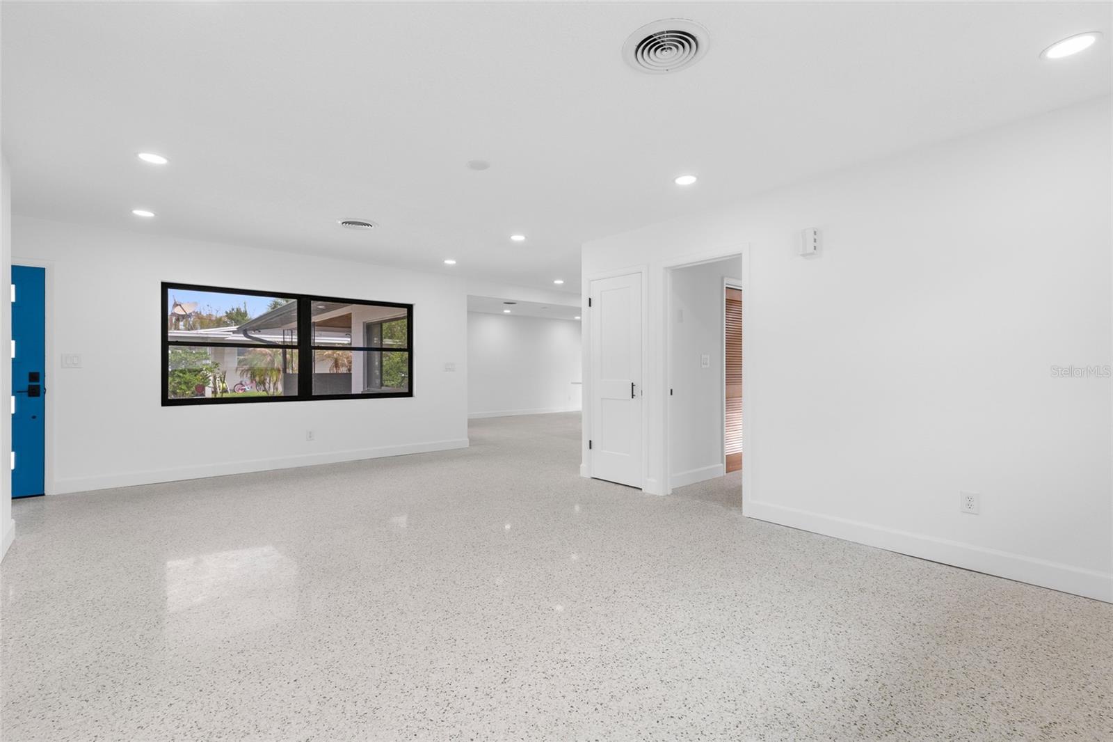 Image 7 of 40 For 909 Marabon Avenue