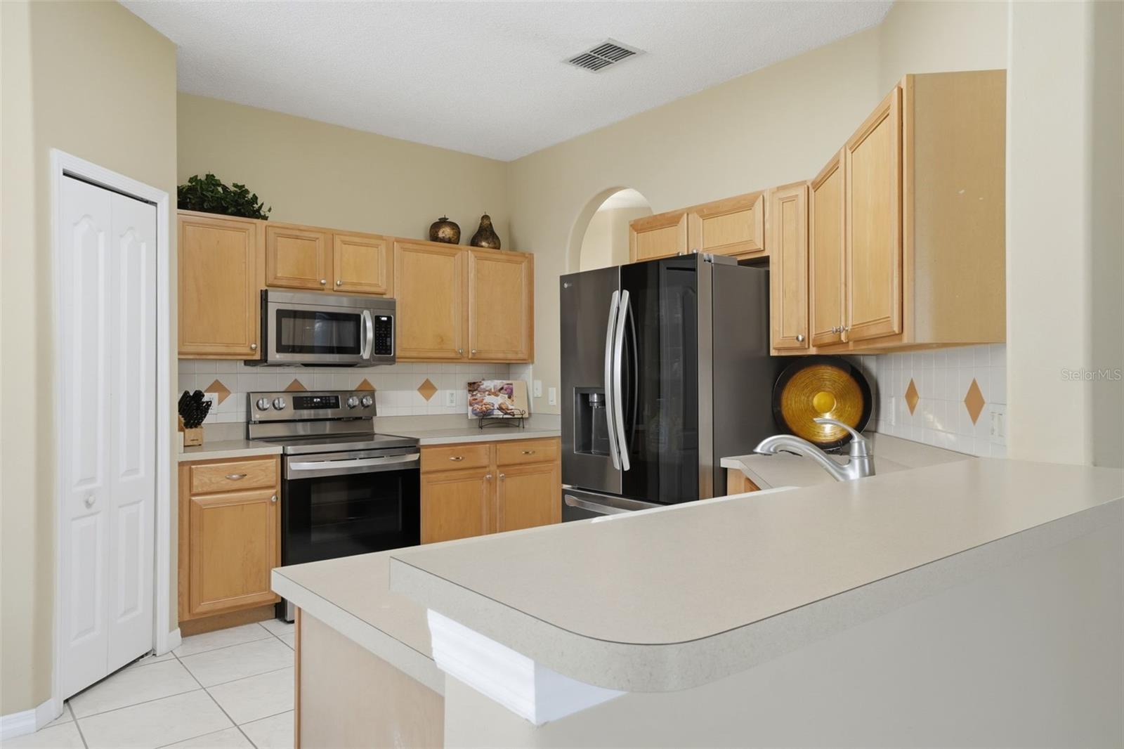 Image 10 of 37 For 5007 Bellthorn Drive