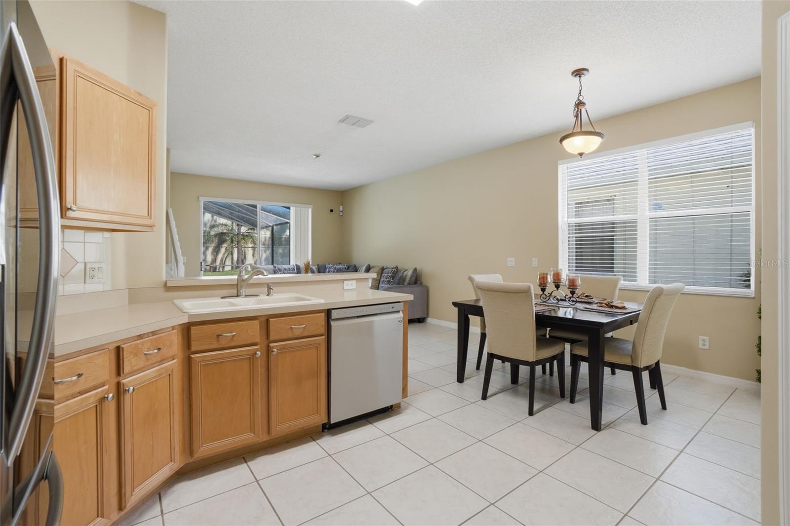 Image 12 of 37 For 5007 Bellthorn Drive