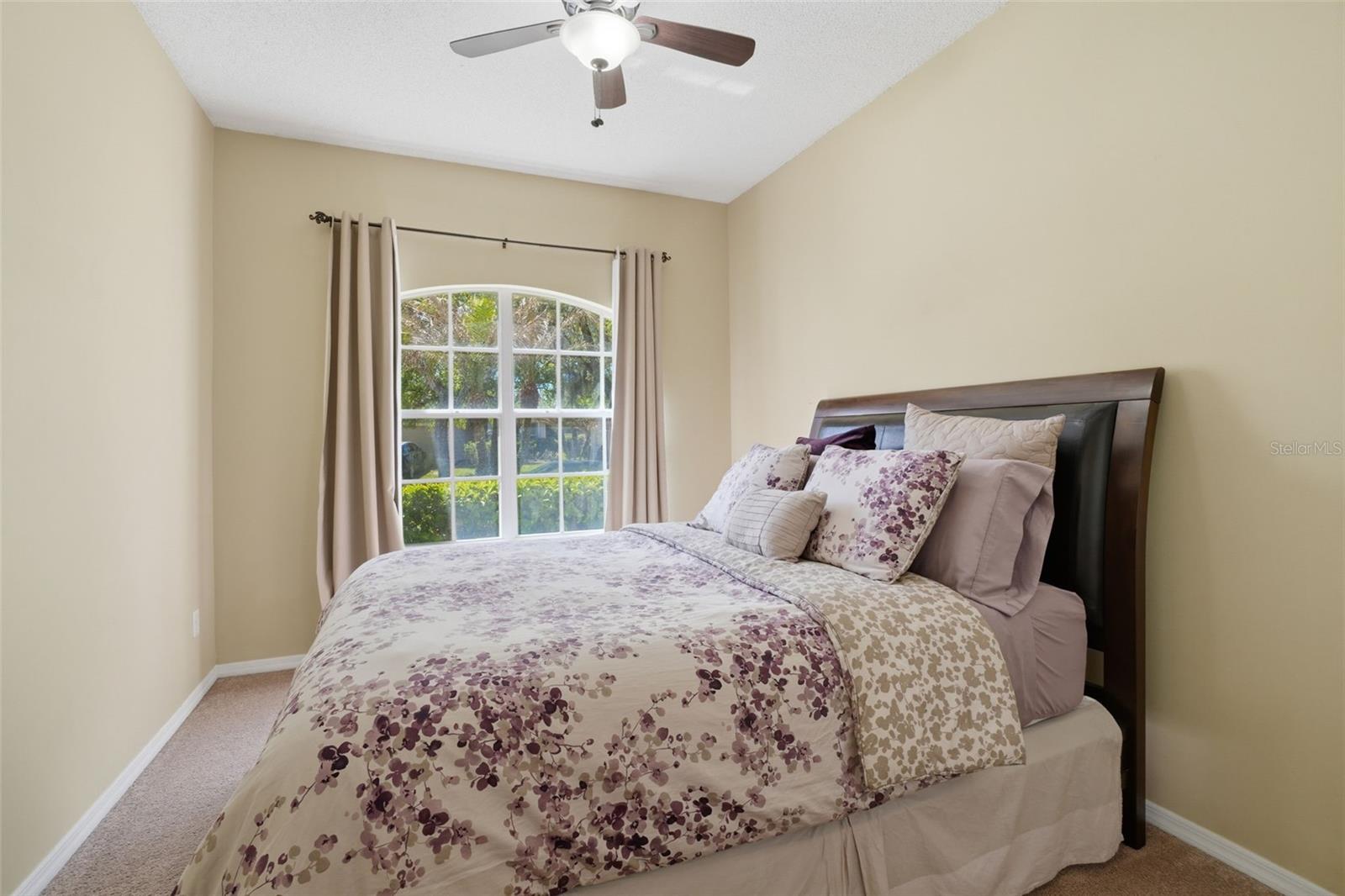 Image 16 of 37 For 5007 Bellthorn Drive