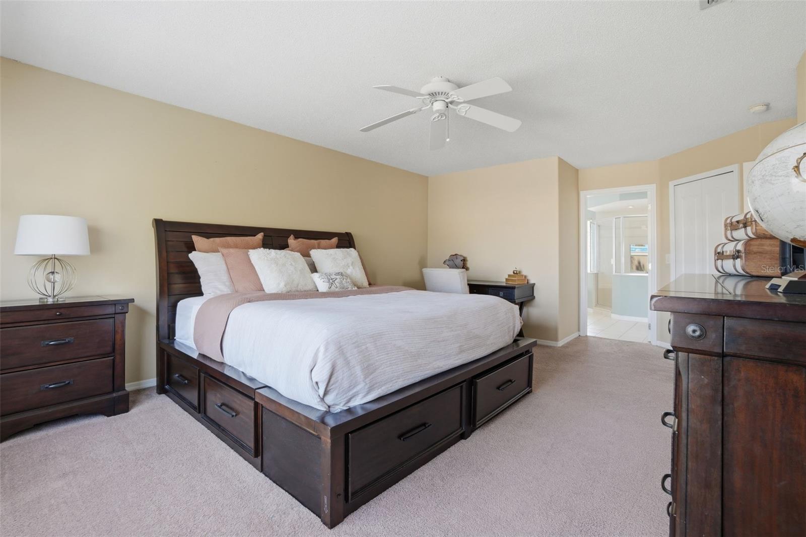 Image 20 of 37 For 5007 Bellthorn Drive