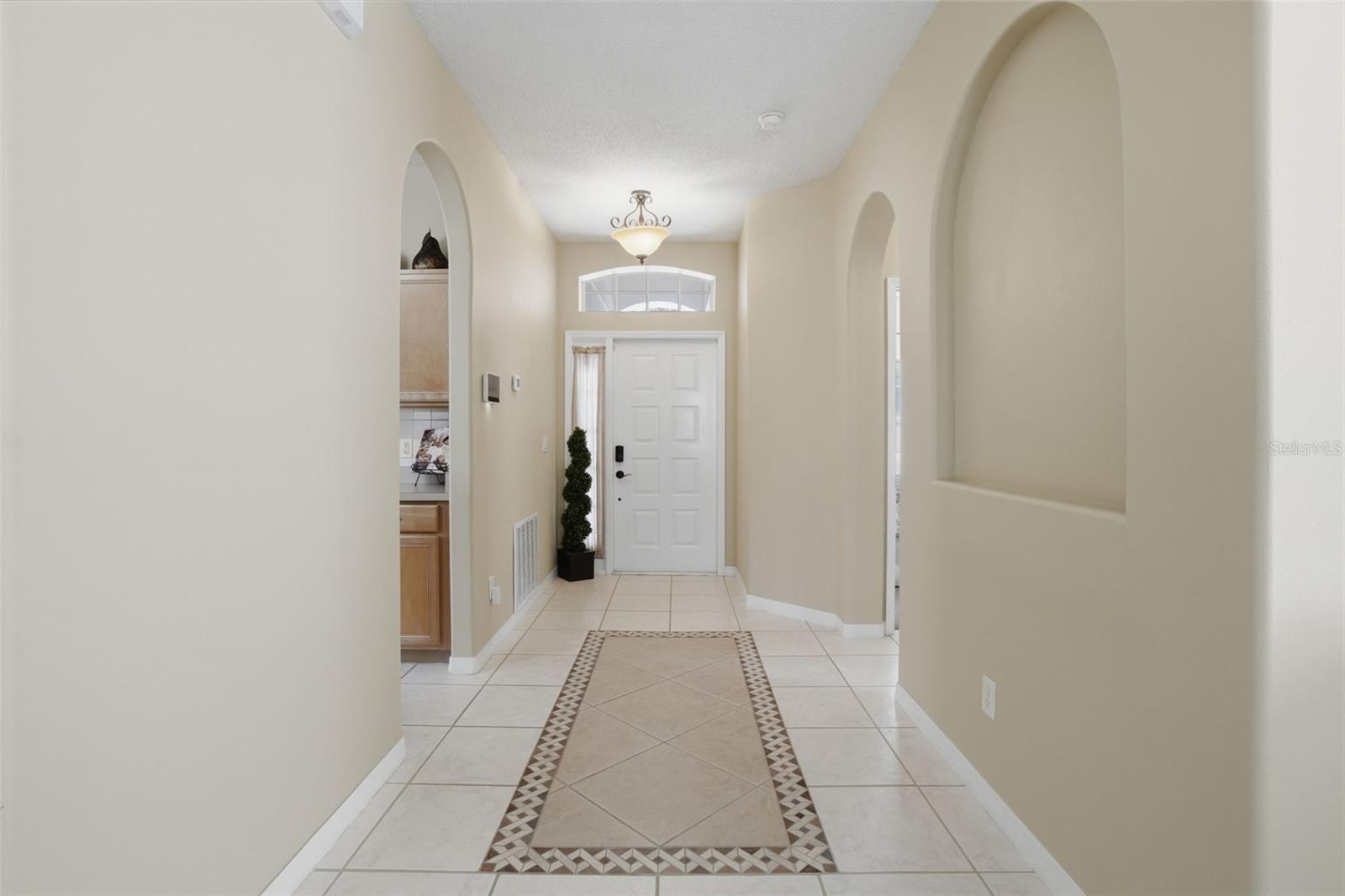 Image 4 of 37 For 5007 Bellthorn Drive