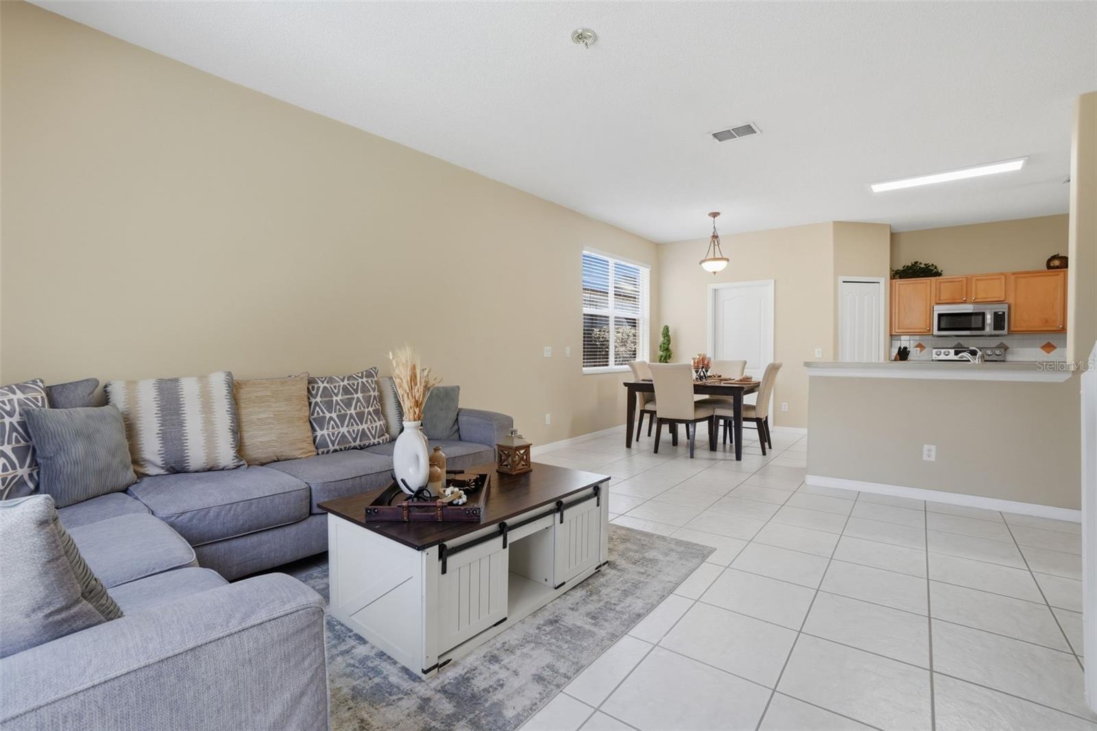 Image 7 of 37 For 5007 Bellthorn Drive