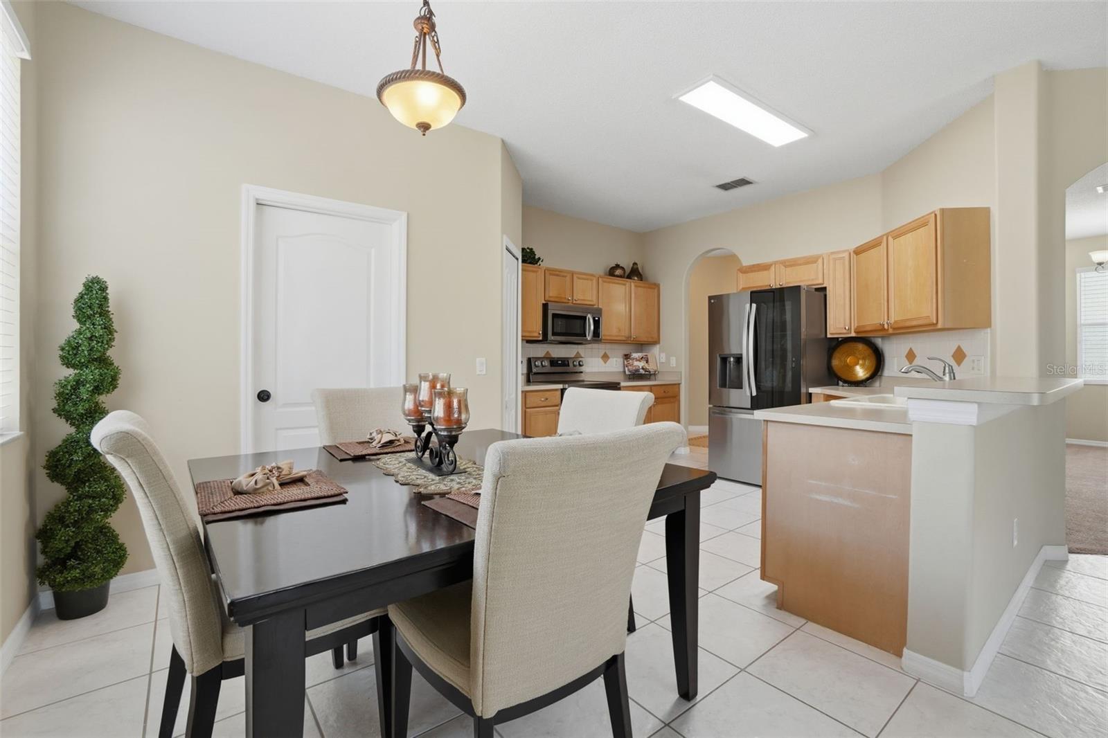 Image 8 of 37 For 5007 Bellthorn Drive