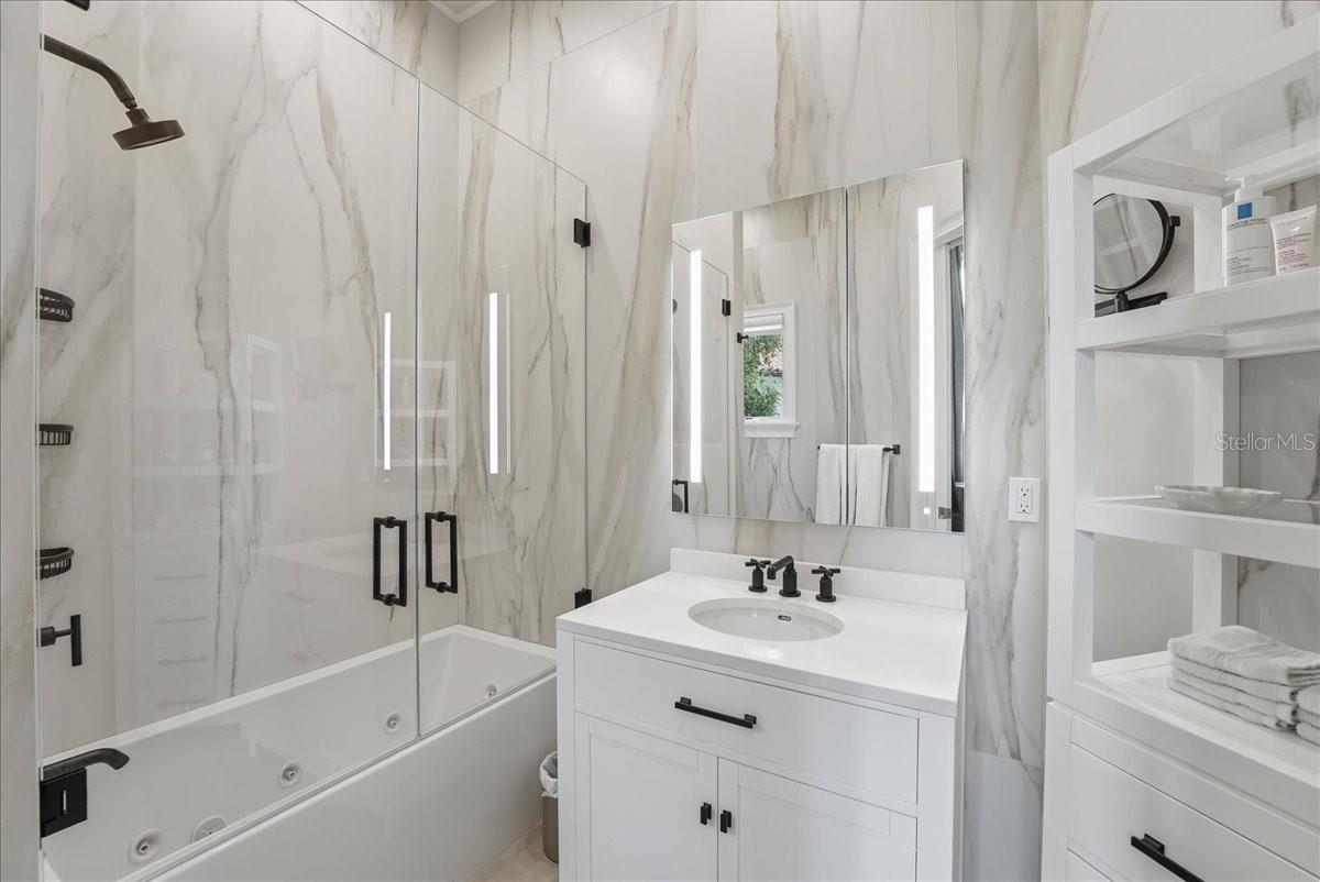 Listing photo id 31 for 9599 Blandford Road