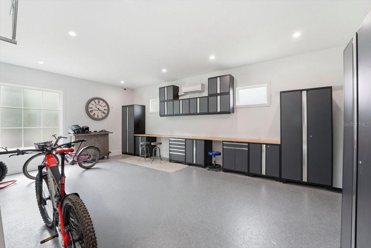 Listing photo id 36 for 9599 Blandford Road