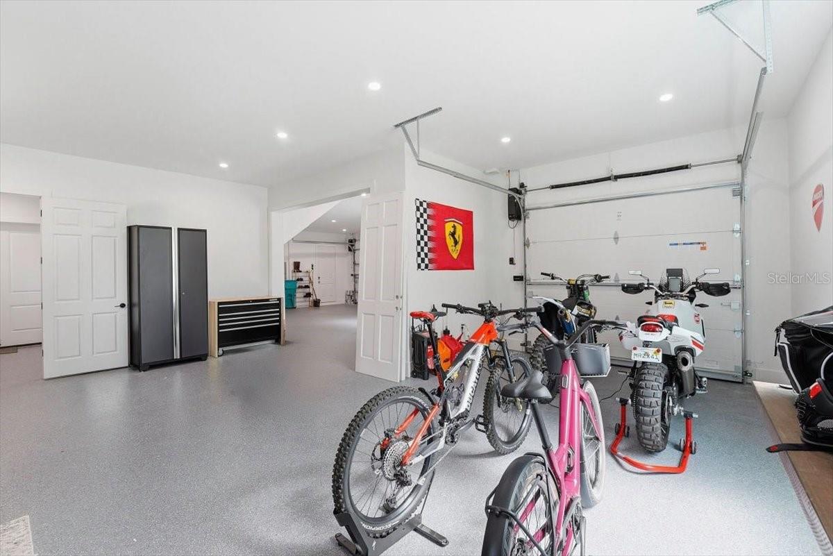 Listing photo id 37 for 9599 Blandford Road