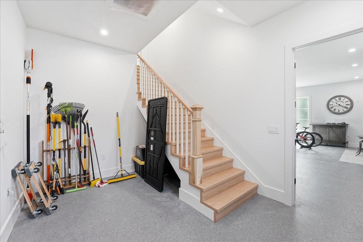 Listing photo id 38 for 9599 Blandford Road