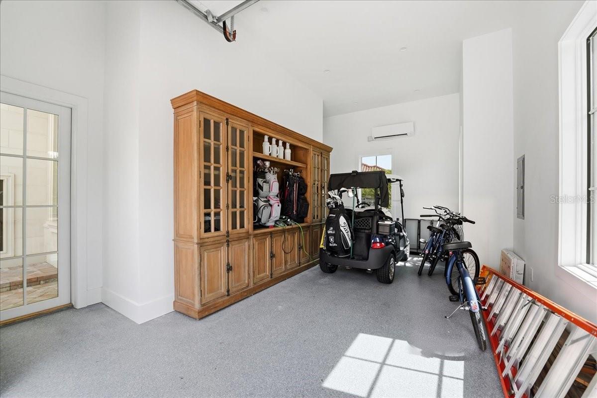 Listing photo id 41 for 9599 Blandford Road