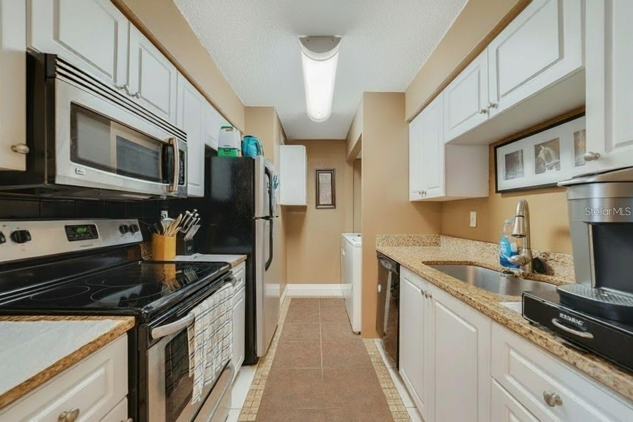 Image 10 of 24 For 512 Orange Drive 33